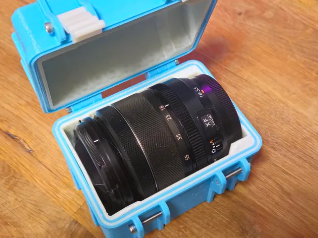 Fujinon XF 18-55mm F/2.8-4 R LM OIS Rugged Box