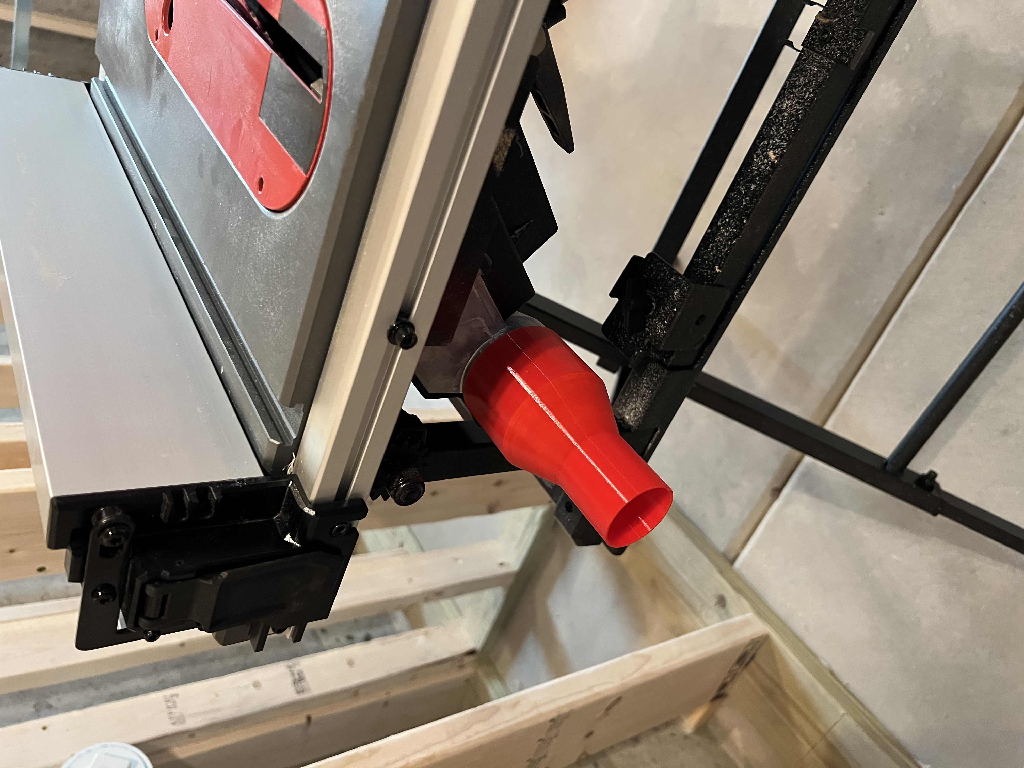 Milwaukee Table Saw Vacuum Attachment — thumbnail 3