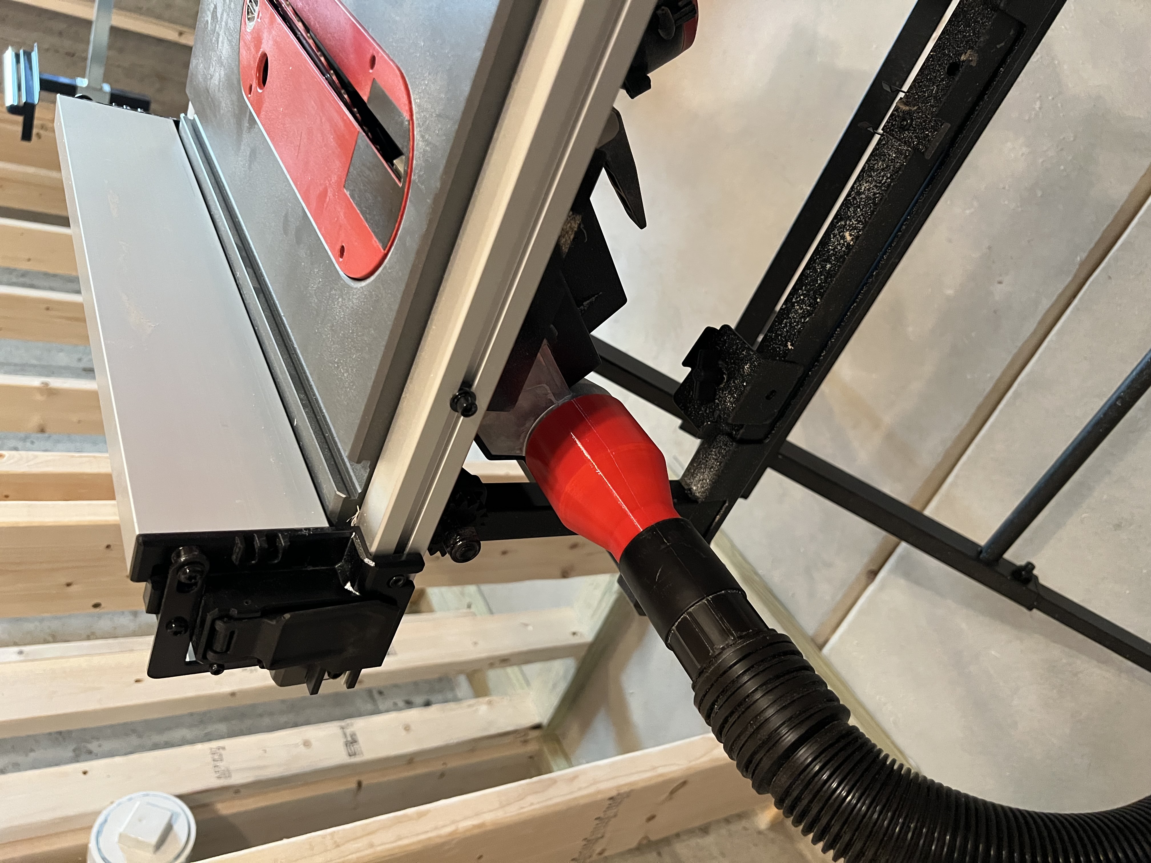 Milwaukee Table Saw Vacuum Attachment — thumbnail 4