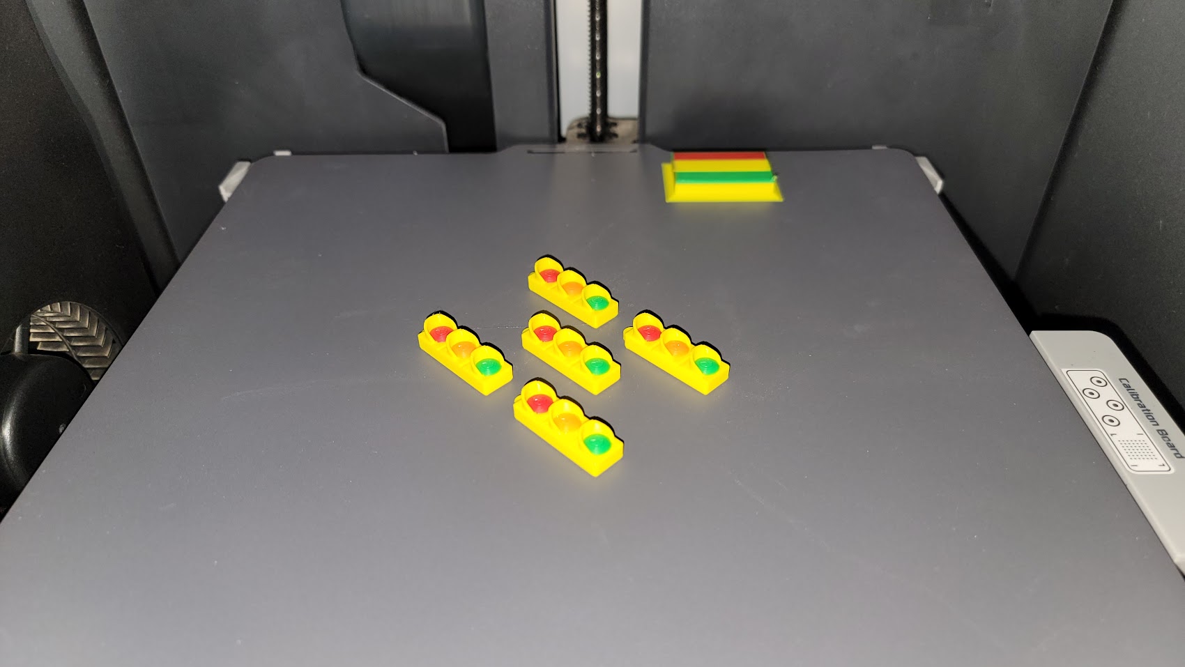 Miniatura 2 do modelo 3D Traffic Light Keychain