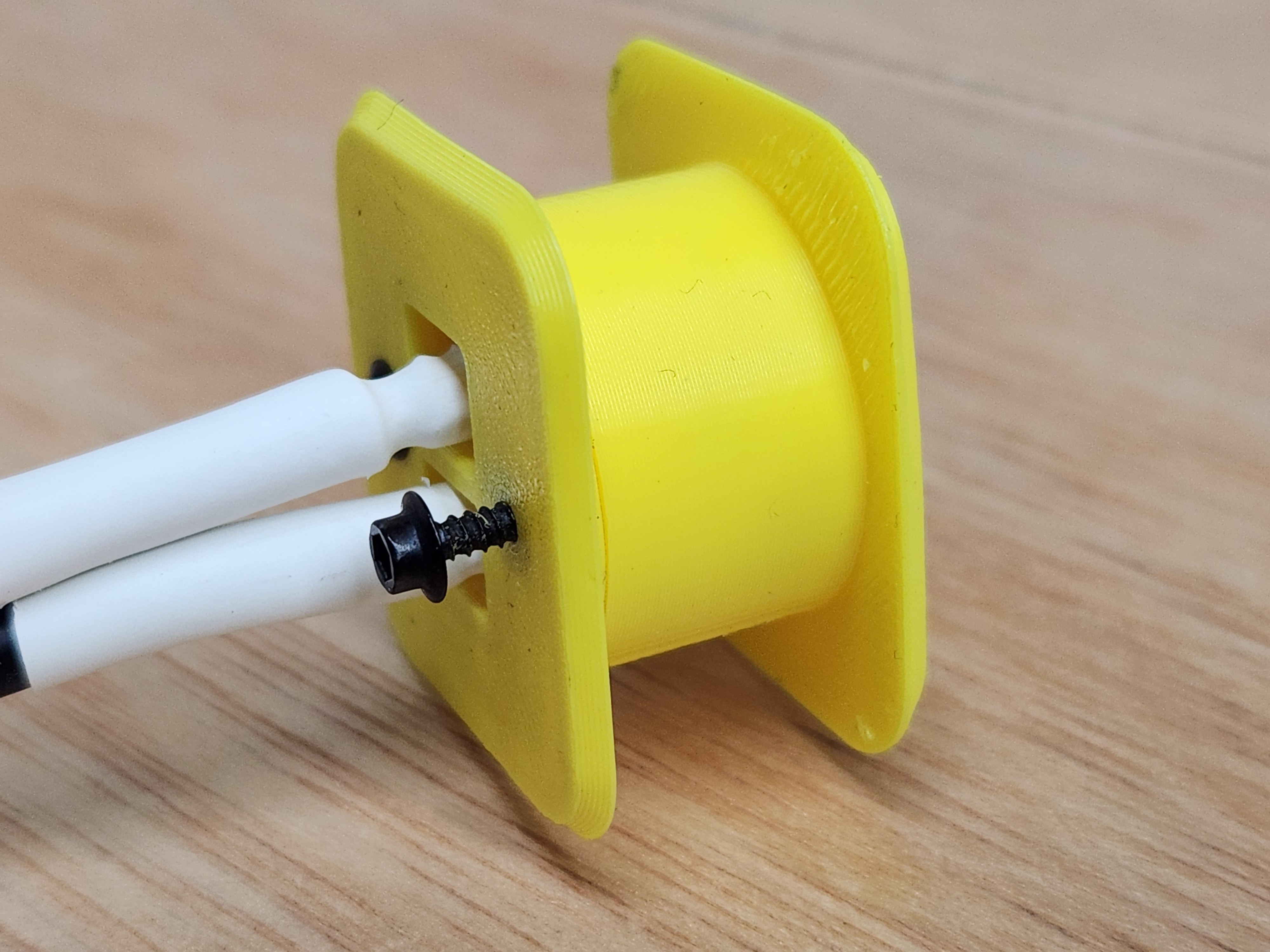 Miniatura 4 do modelo 3D XT60H-M Panel Mount (remixed from https://www.printables.com/model/14169-xt60h-panel-mount)