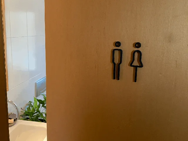 minimalistic toilet sign