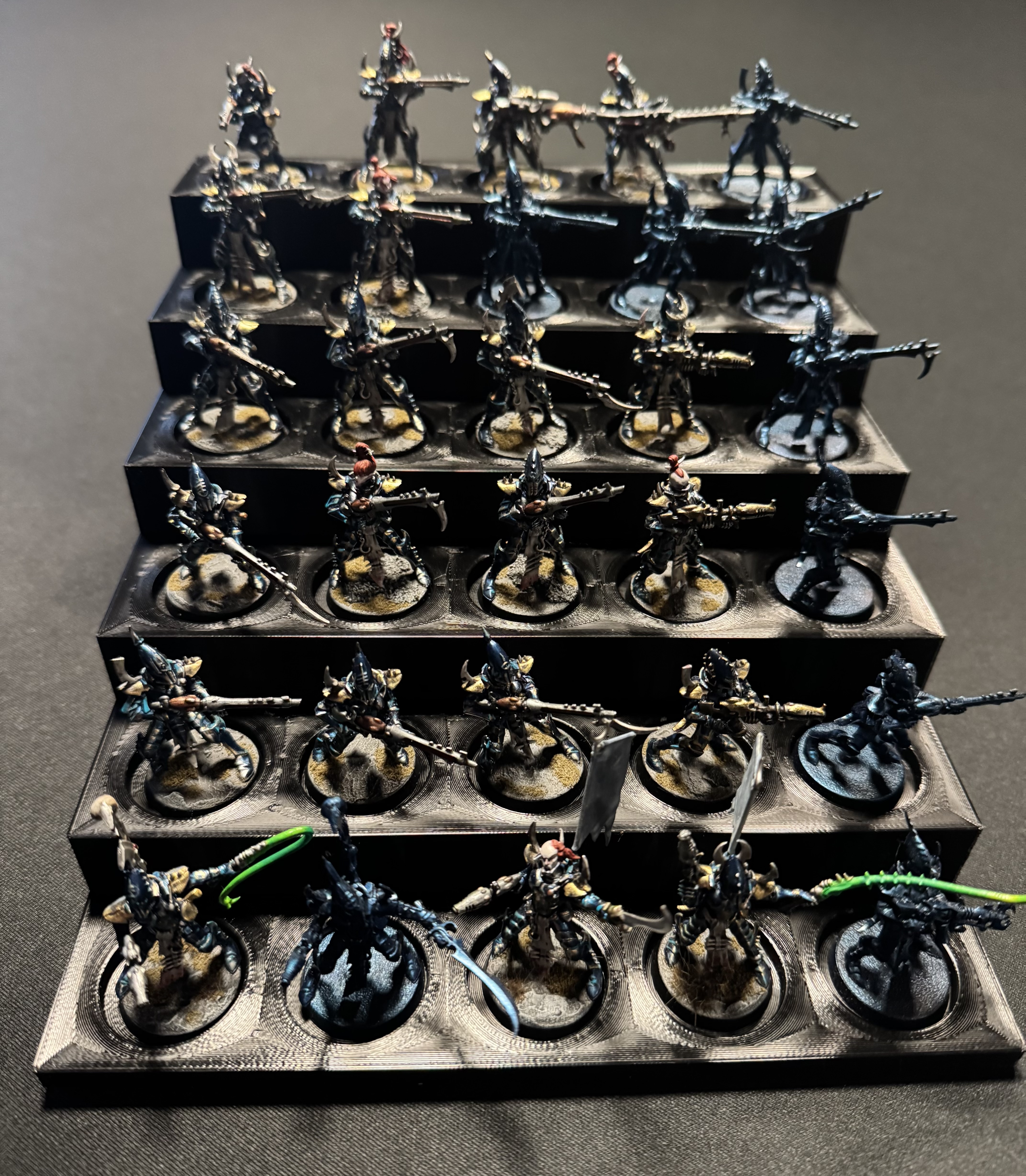 Miniatura 5 do modelo 3D Tiered Miniatures Display Riser
