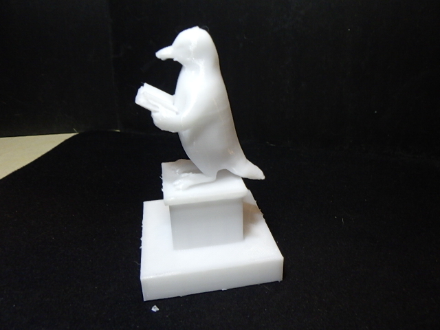Reading penguin — thumbnail 5