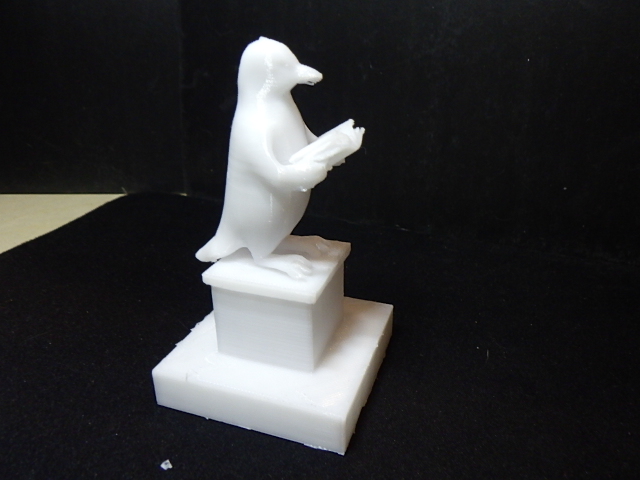 Reading penguin — thumbnail 6