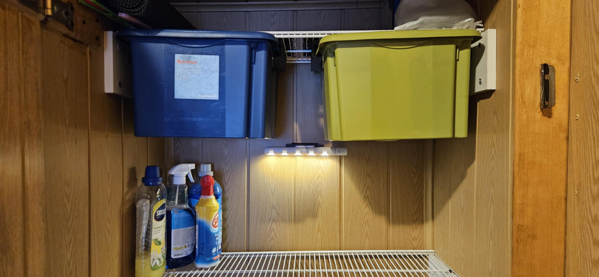 Guides for plastic containers