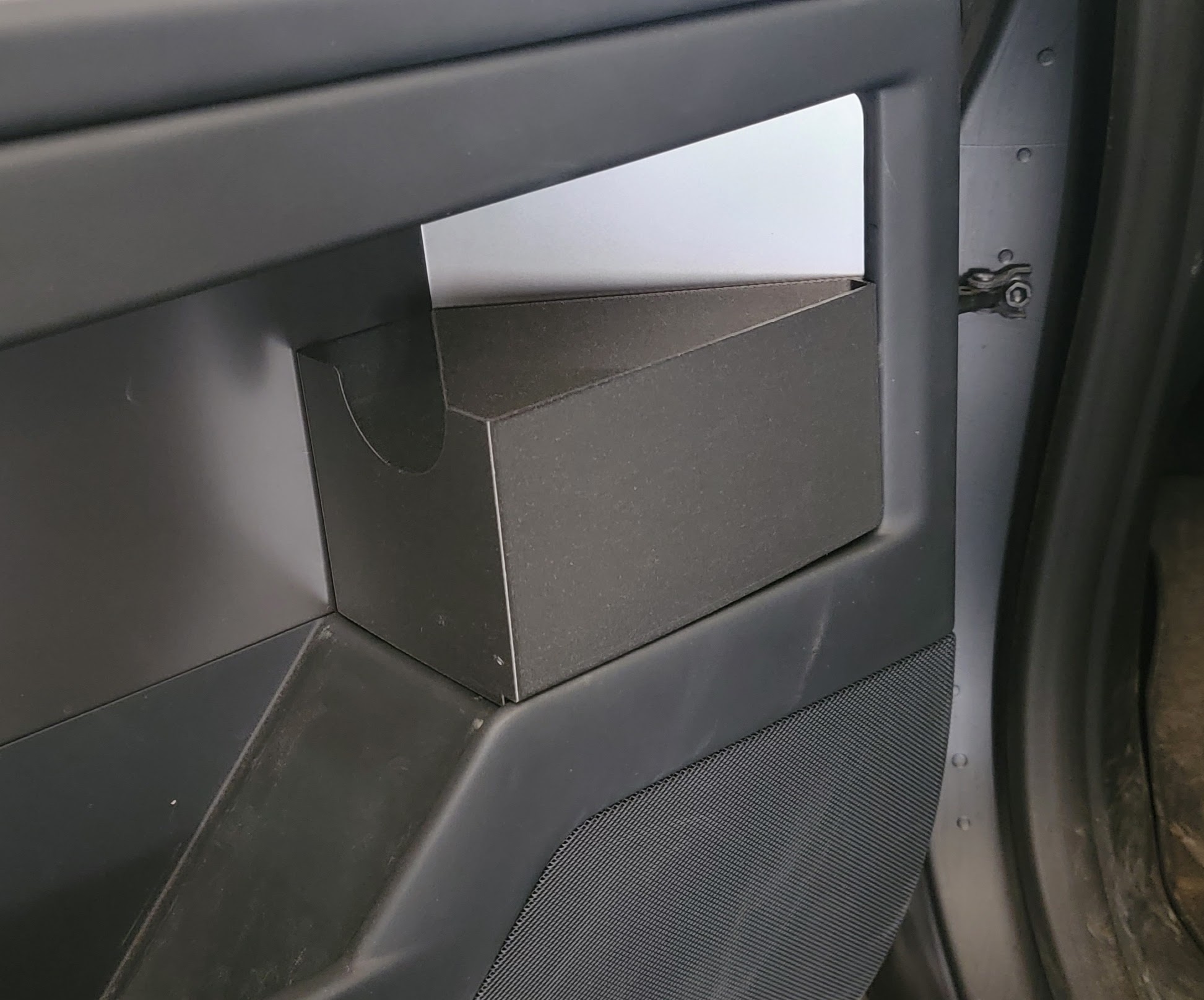 Cybertruck Wastebin — miniatura 3