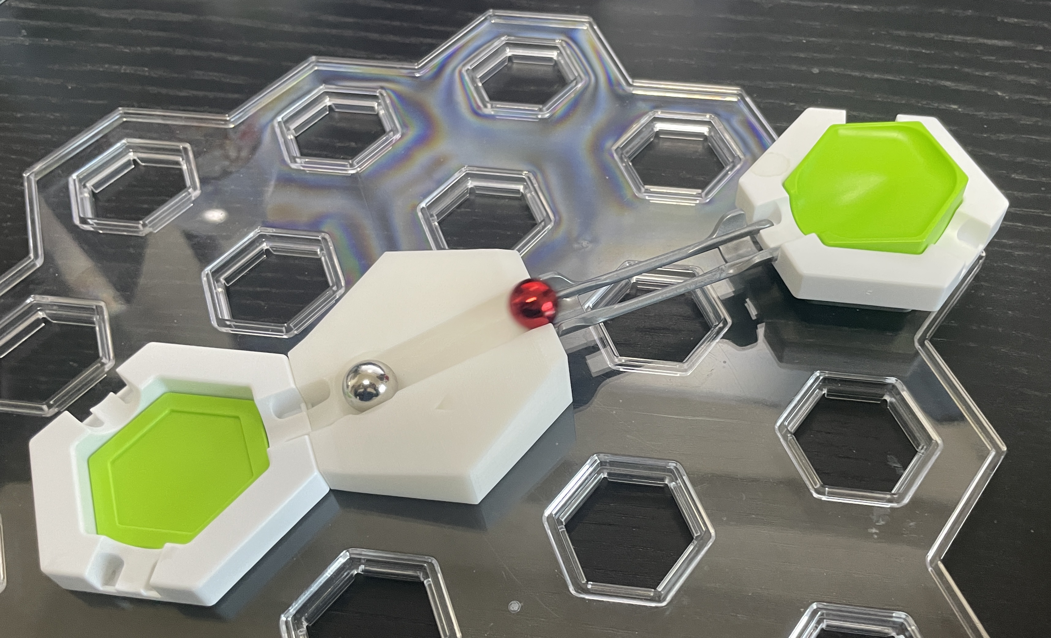 Ball-Exchange Tile for Gravitrax