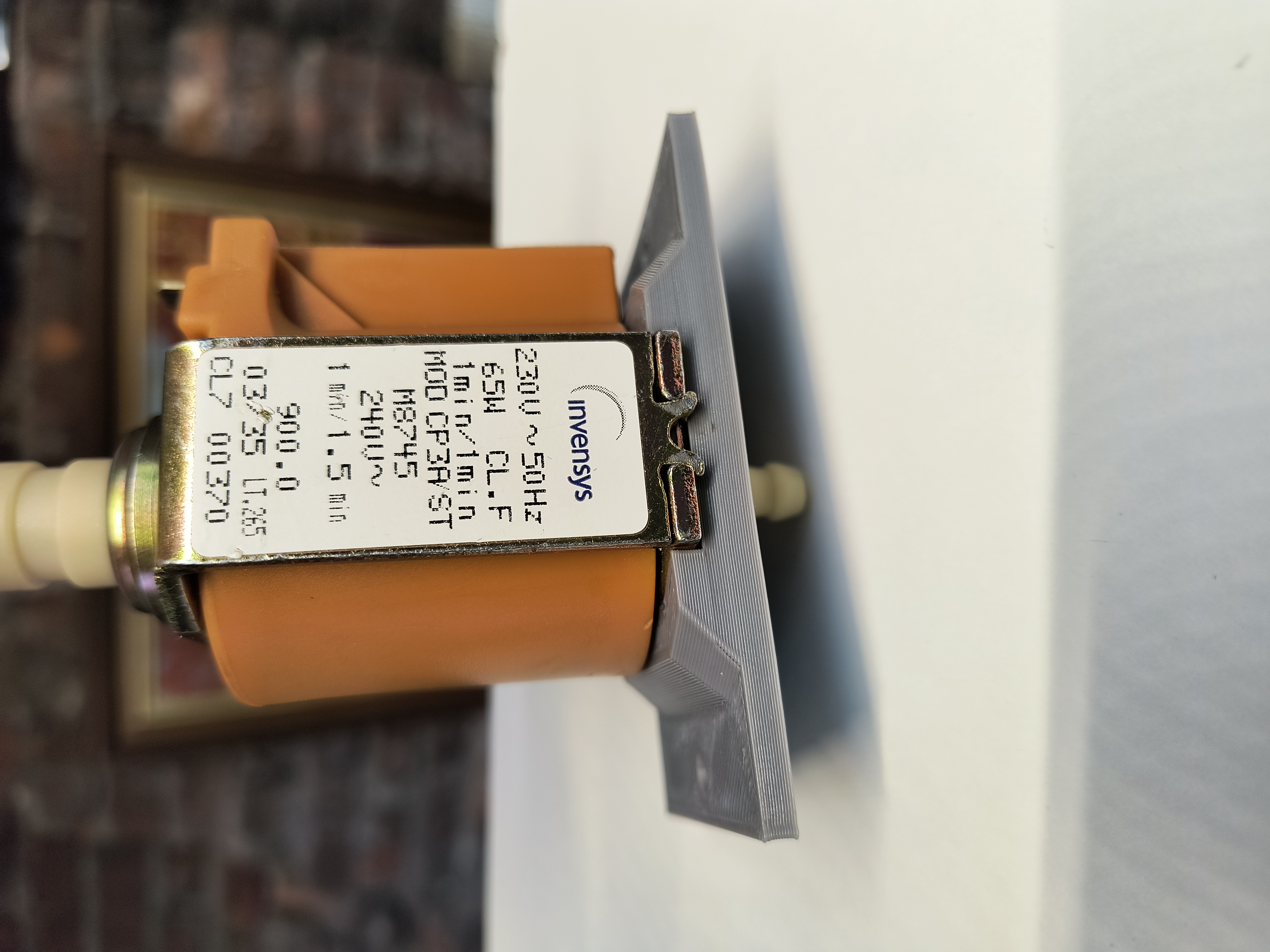 Damping mount for Gaggia Classic Invensys pump.