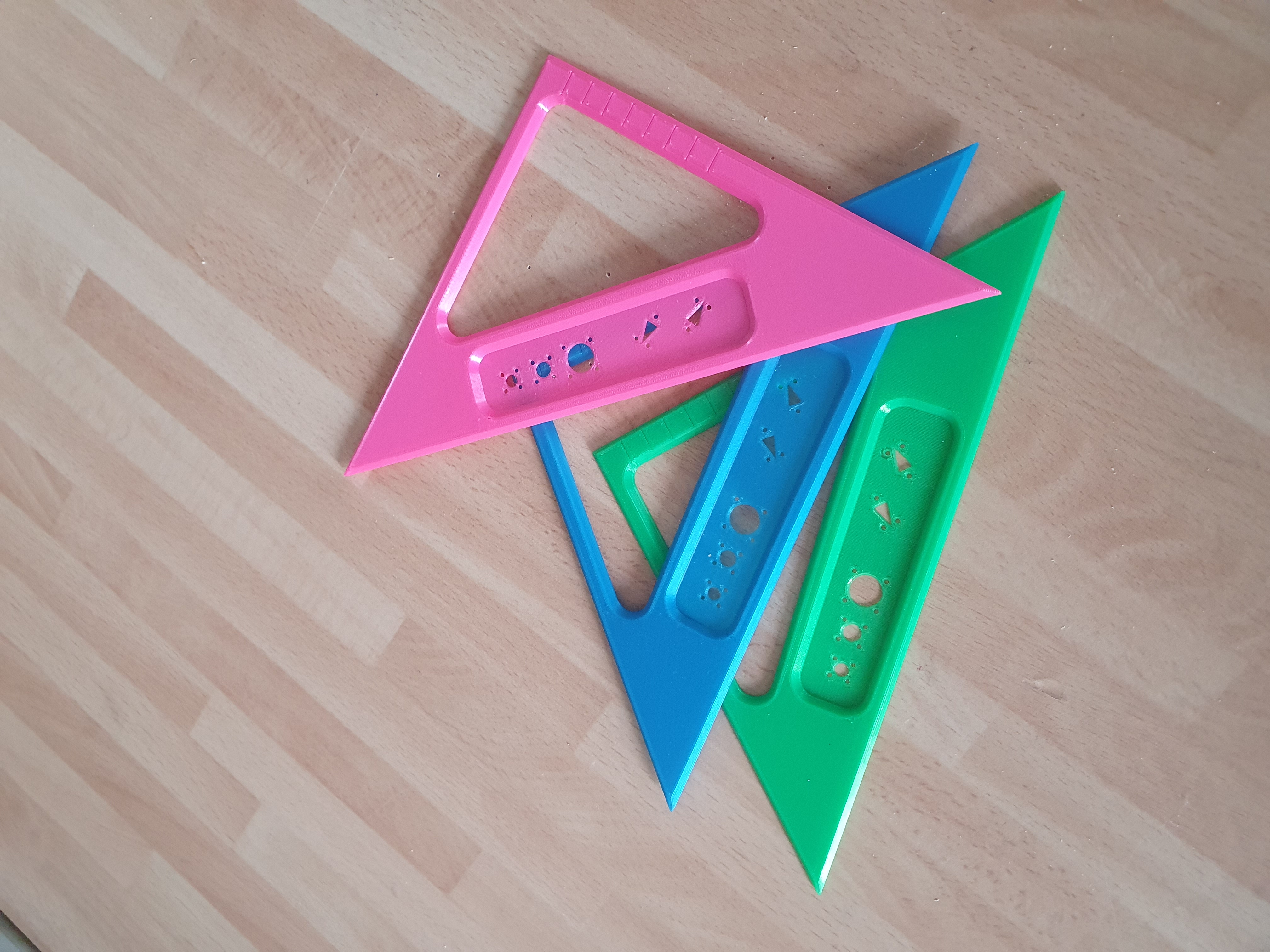 Zeichendreieck für Technisches Zeichnen / Drawing Triangle for Technical Drafting / Bemaßung Spezial Geodreieck / Dimensioning ruler