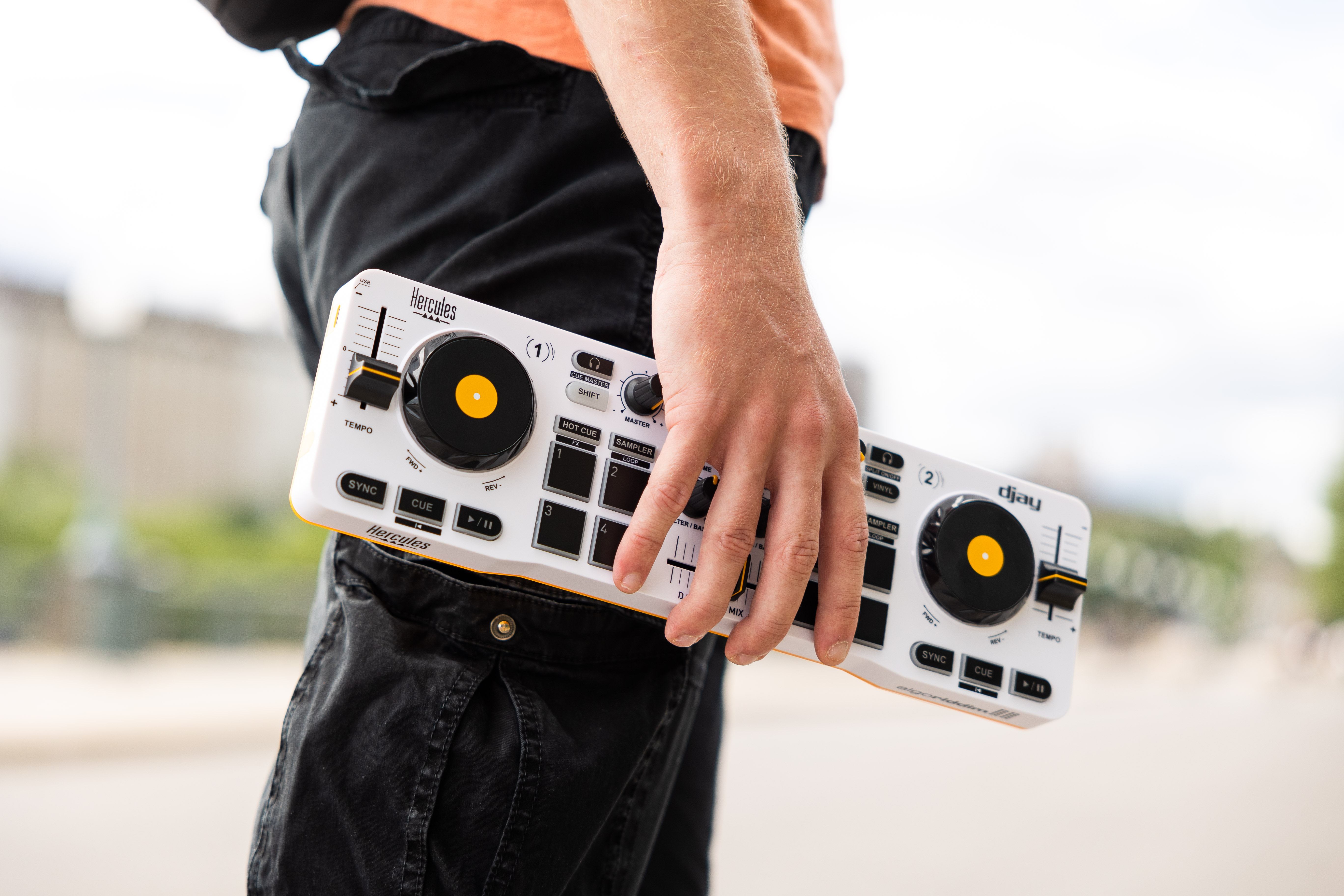 Hercules DJControl Mix Shape