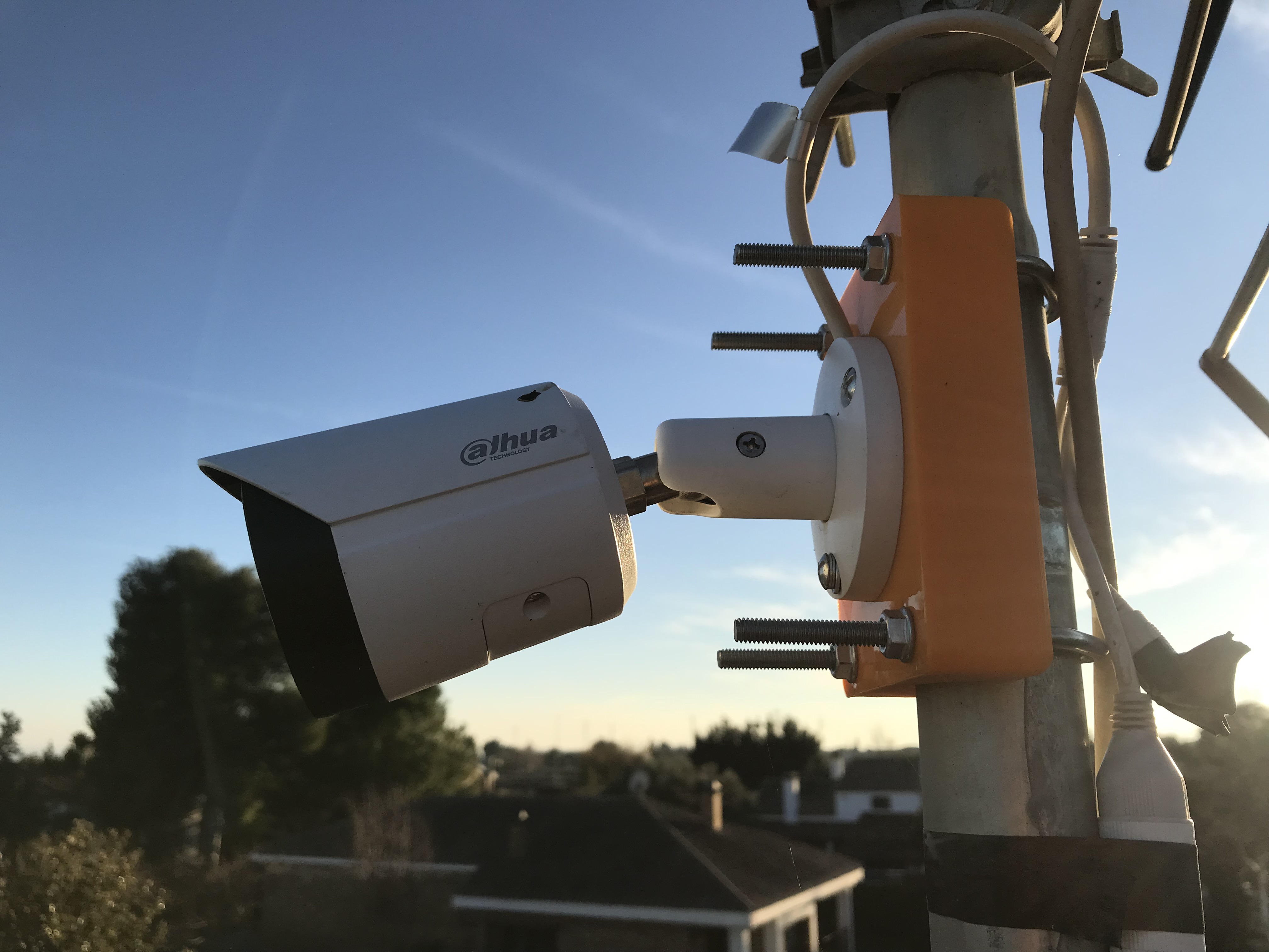 Dahua IPC cctv camera pole mount by isaacramirezd Download free STL