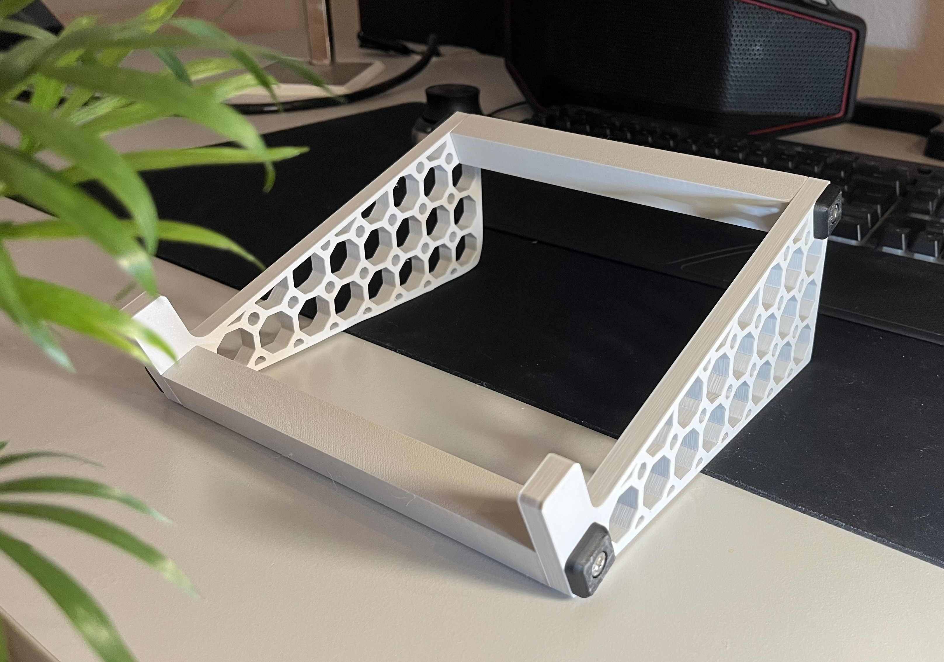 Laptop stand