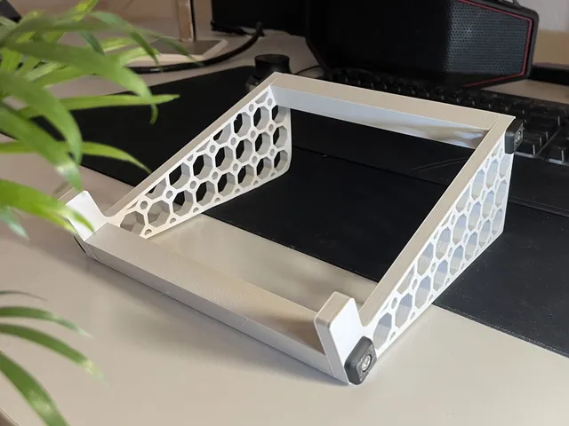 Laptop stand