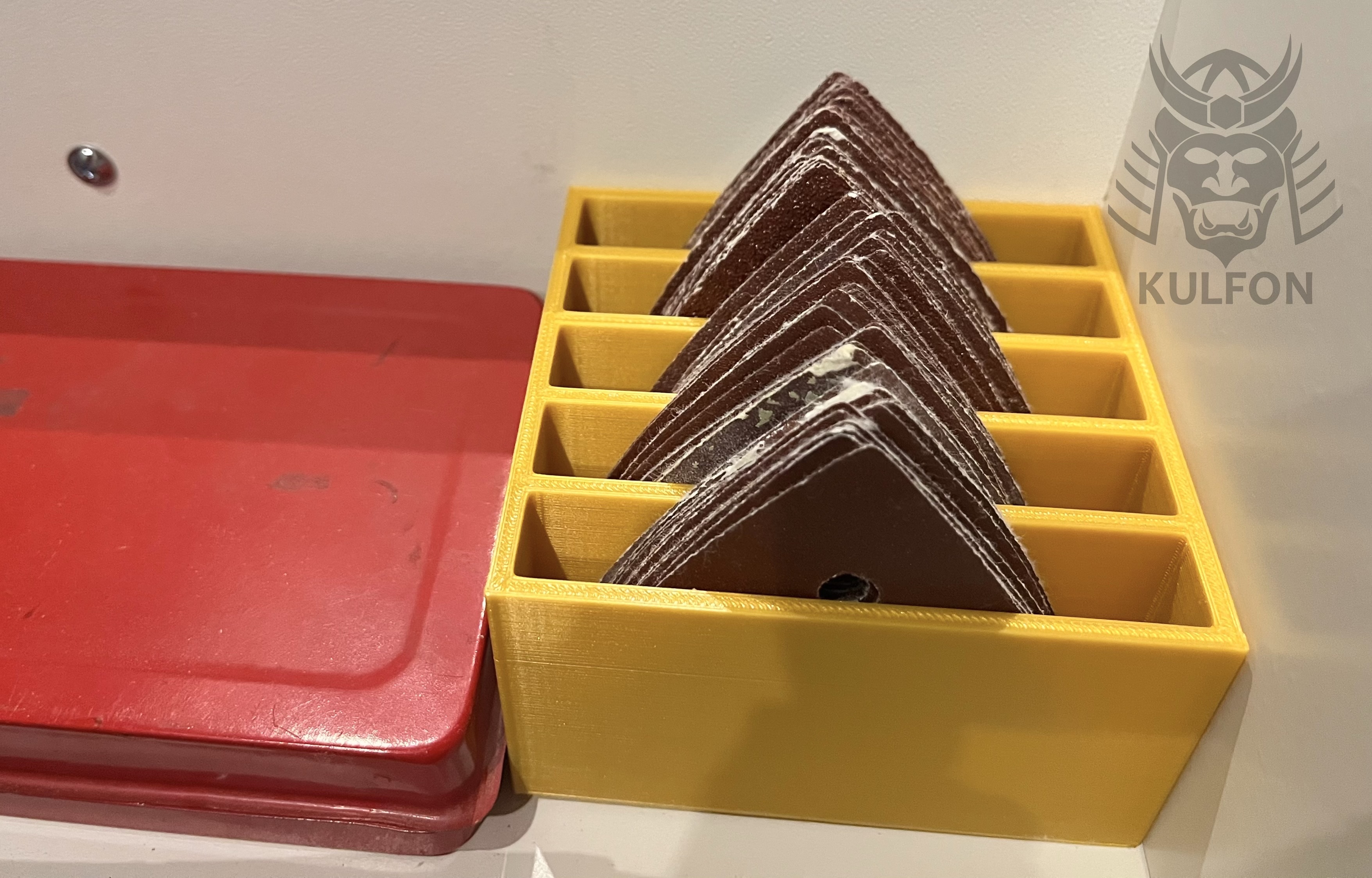 Holder for triangle sandpaper