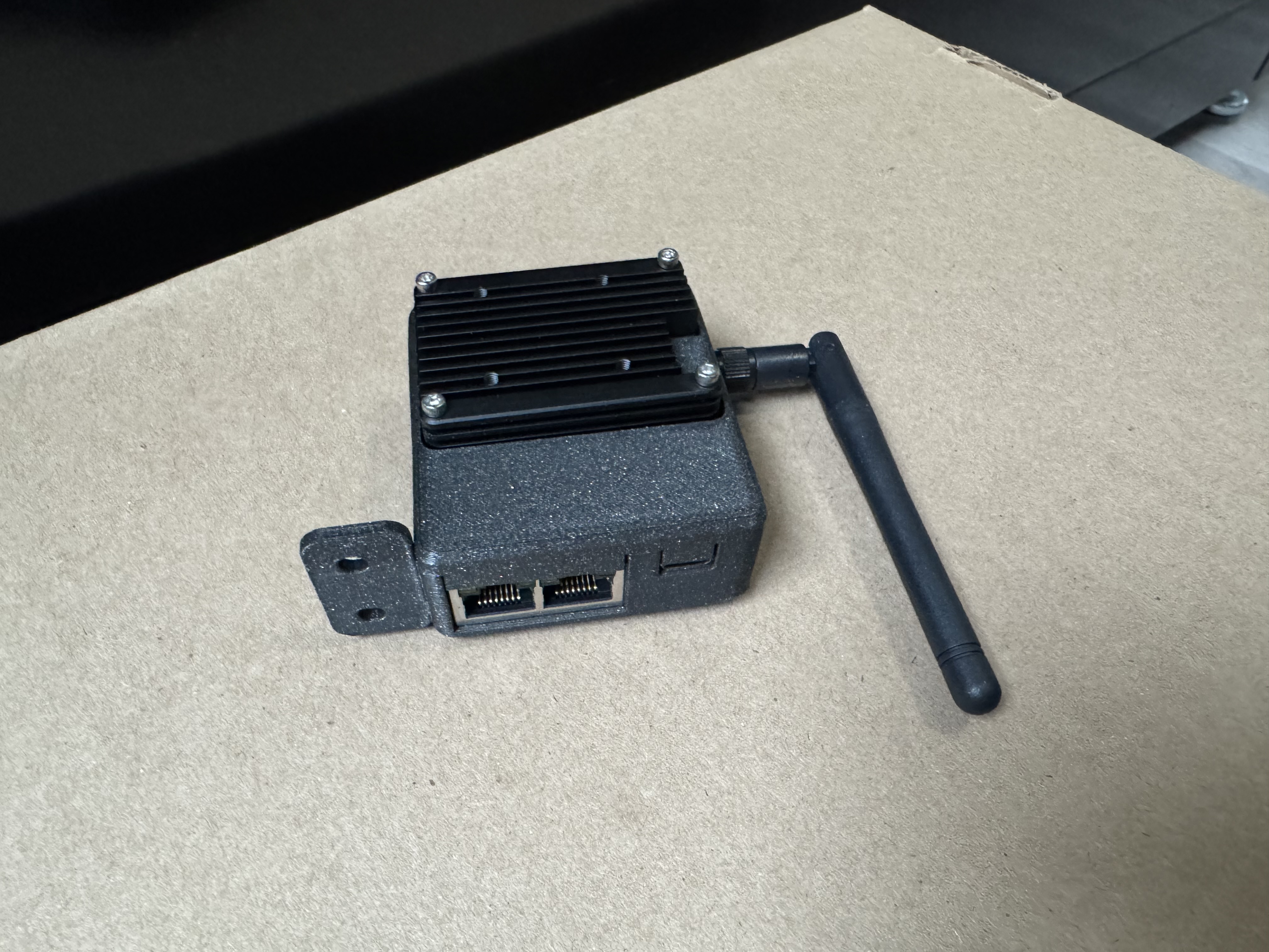 DFRobot CM4 iot router board rackmount