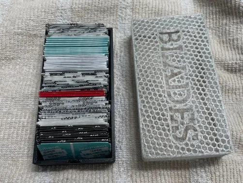 5 compartment shaving blade holder