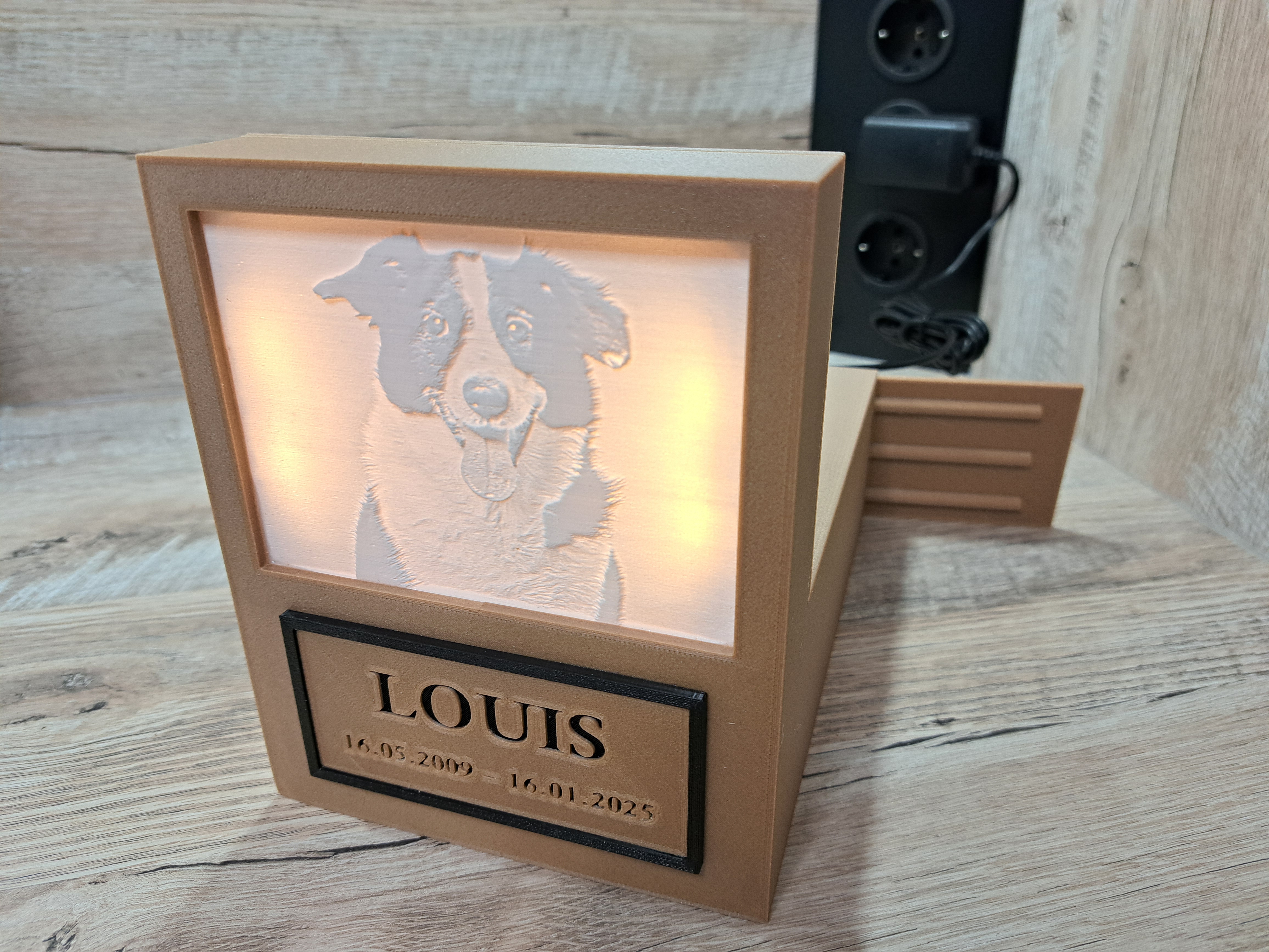 Urn for an animal with litho image -  Urne für ein Tier mit Lithobild