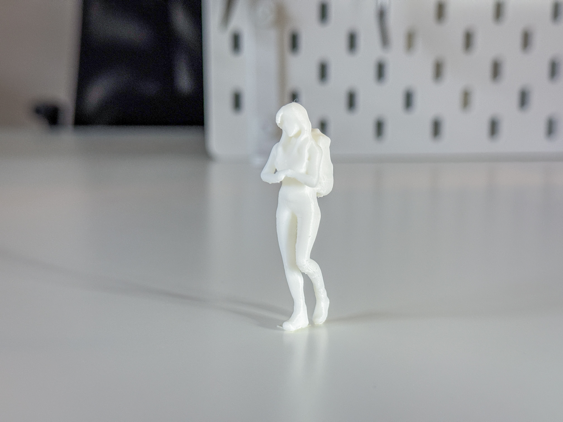 Miniature Woman/Tourist for your Diorama