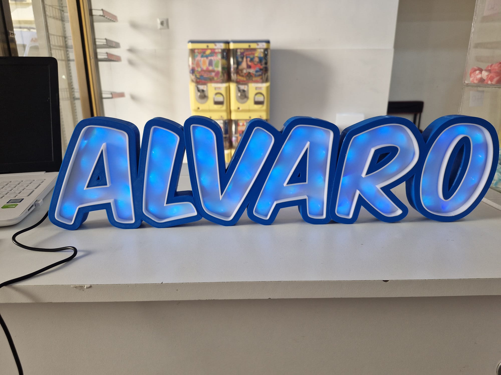 led letrero alvaro