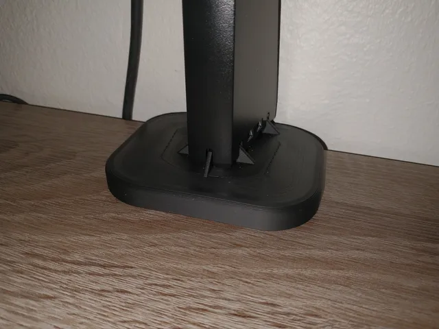 Compact screen foot for Philips computer screen