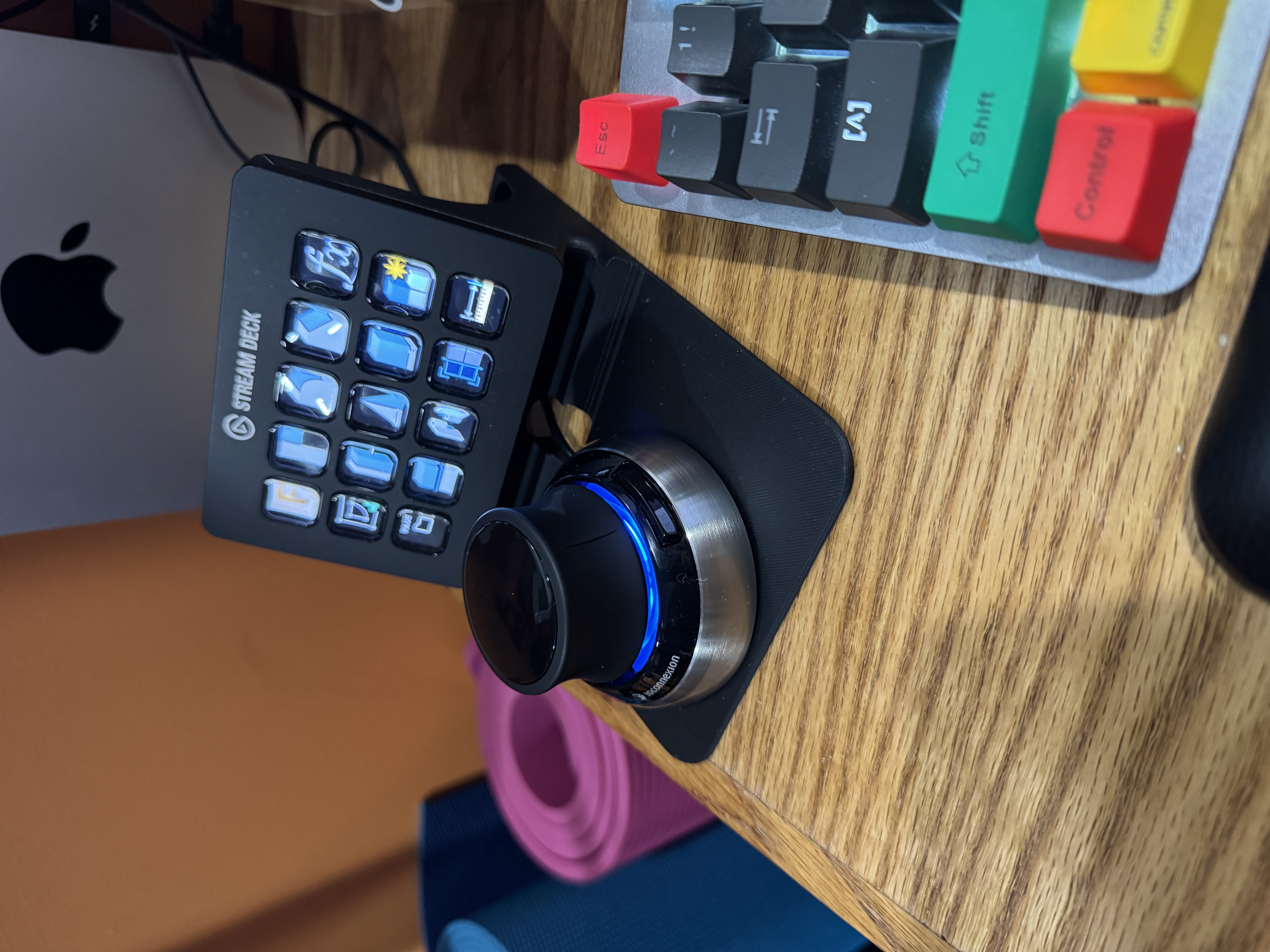 Stream Deck MK2 Mount for Spacemouse