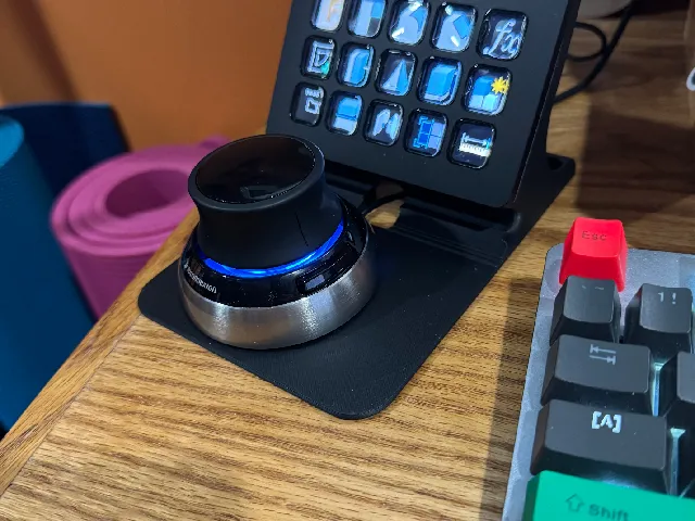 Stream Deck MK2 Mount for Spacemouse
