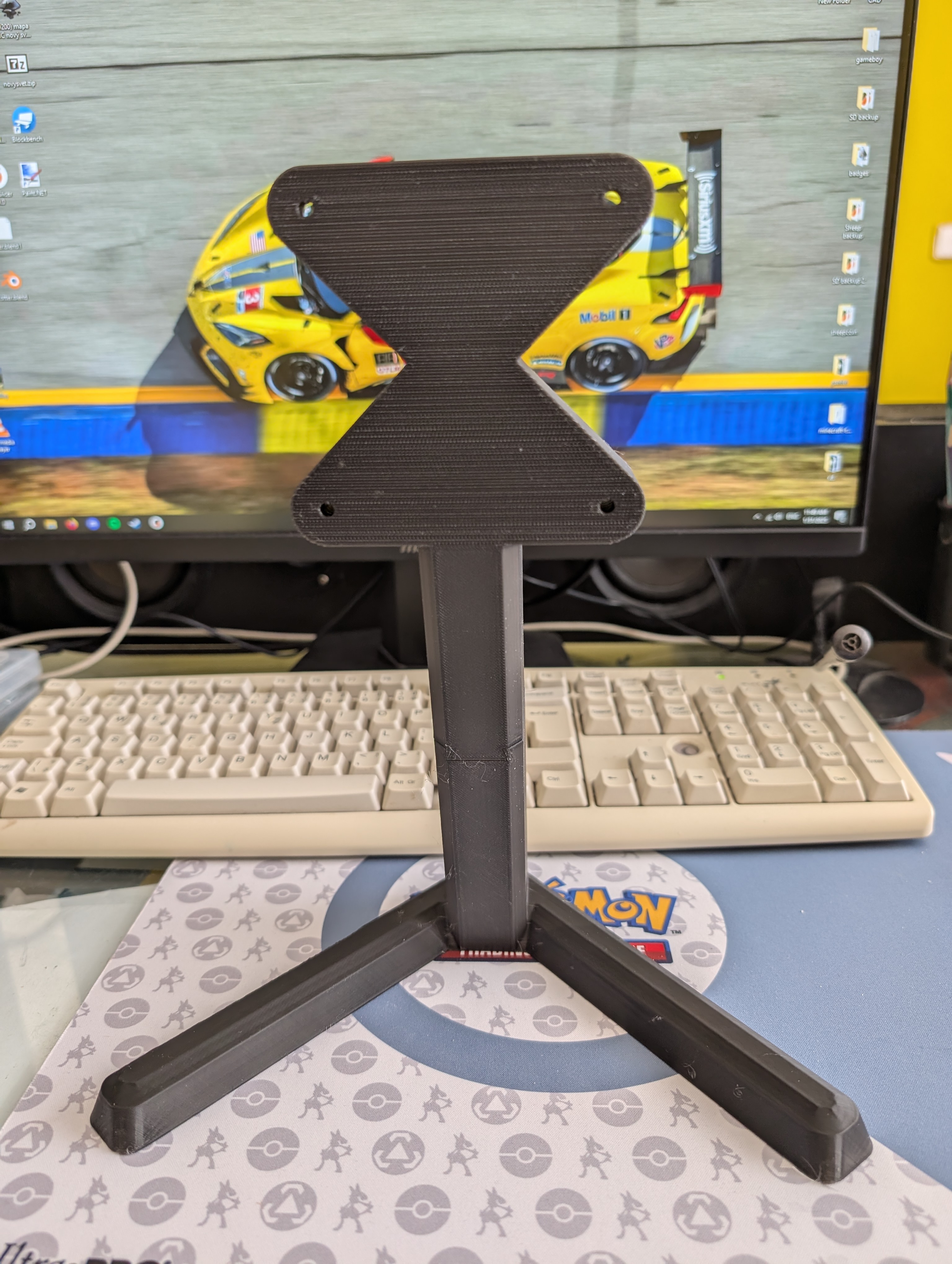 Simple VESA stand
