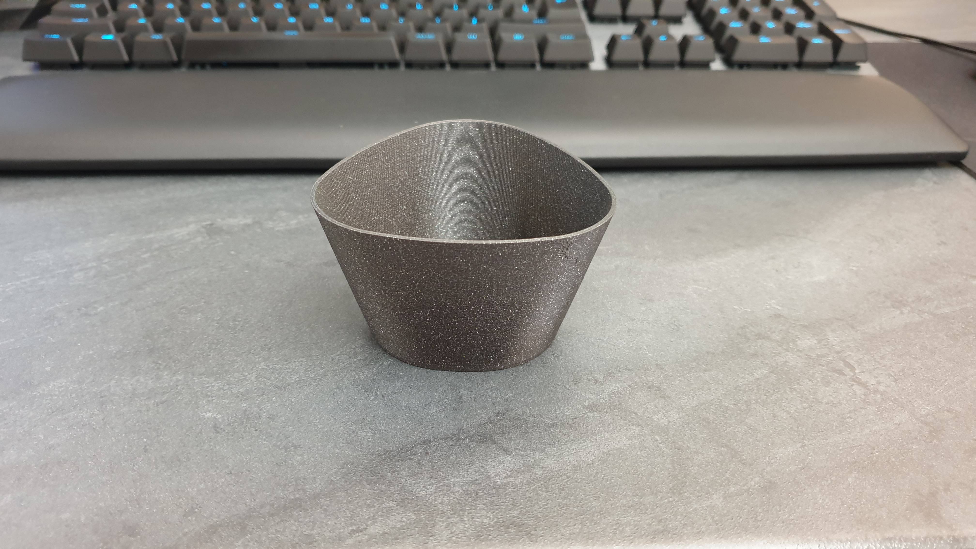 Simple Rounded 3 Sided Succulent Planter