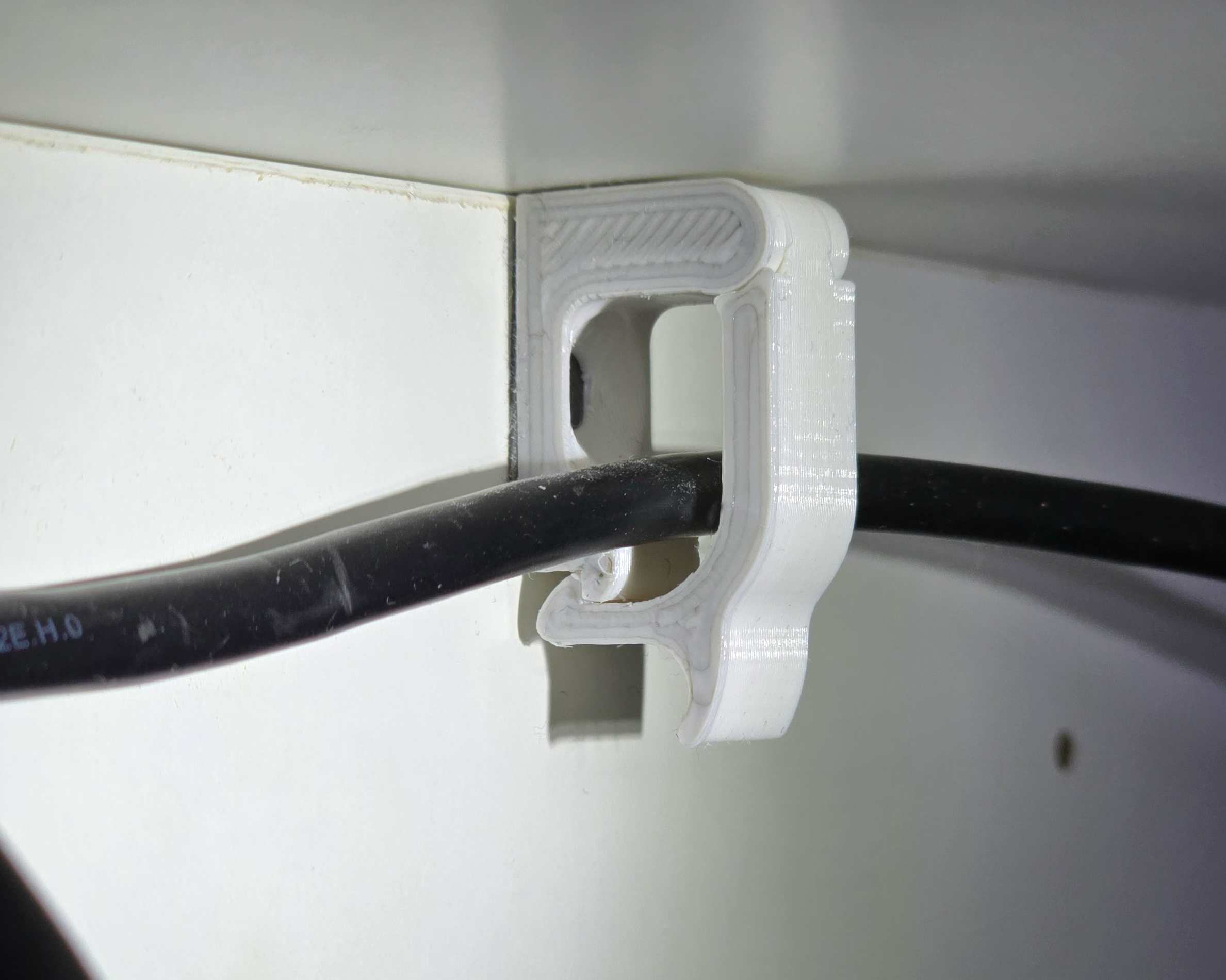Miniatura 4 do modelo 3D Cable Clamp - Small