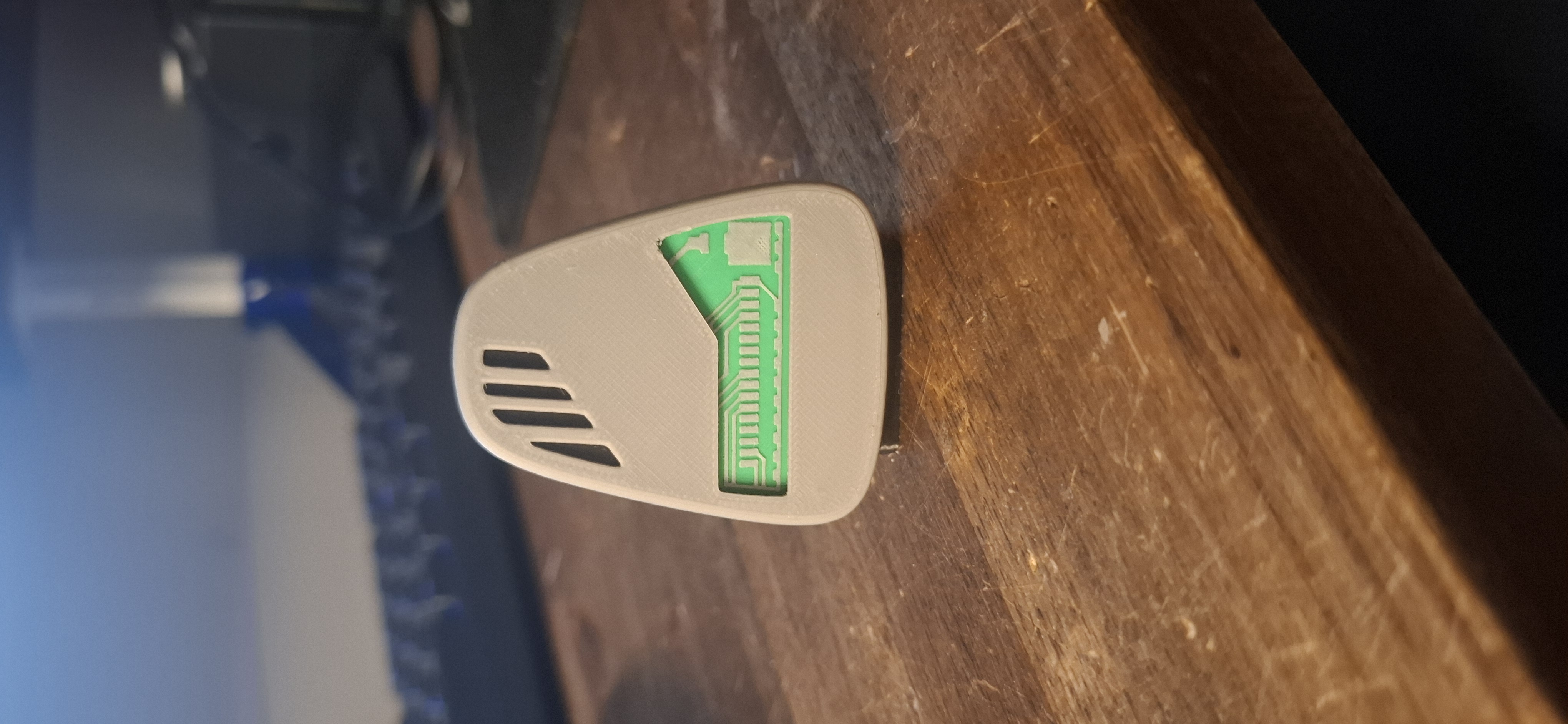 Mobile hologram emitter