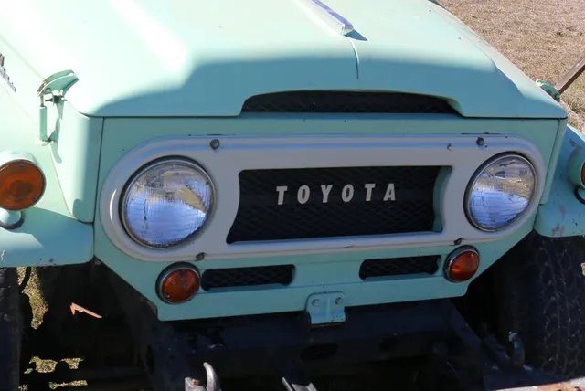 Toyota Land Cruiser Grill