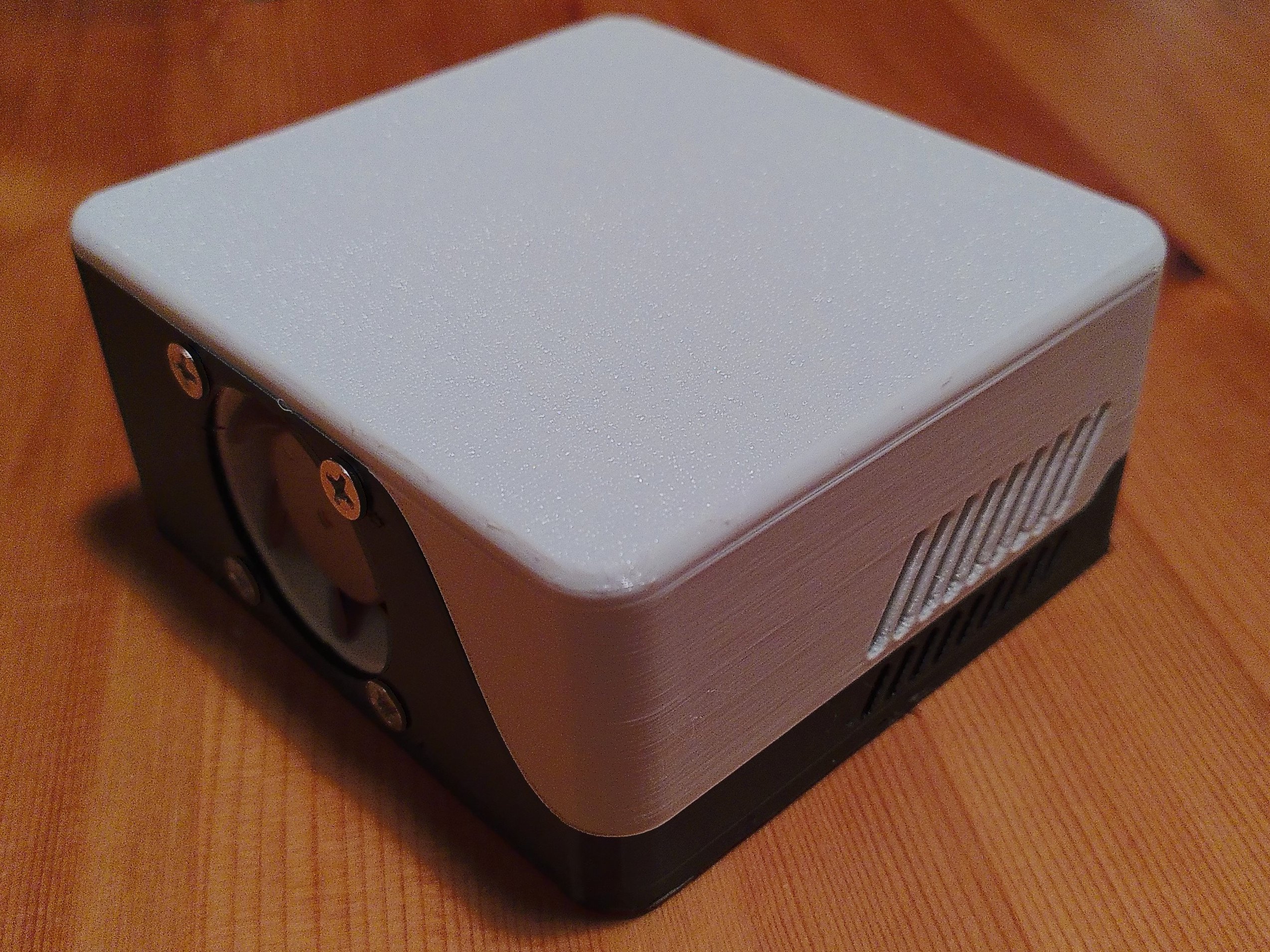 Raspberry Pi 5 desktop case