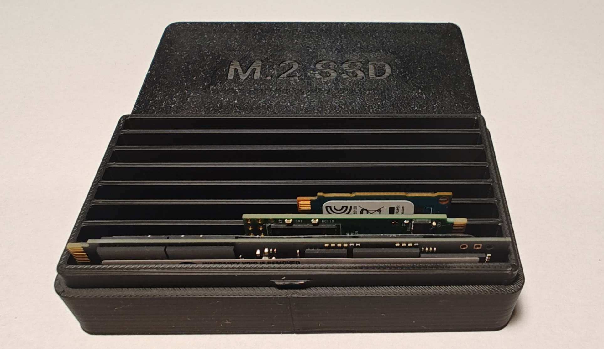 M.2 SSD case with lid