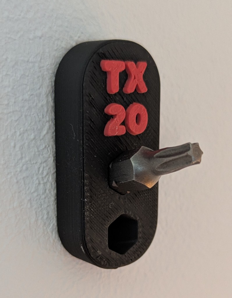 Wall-Mounted Bit Holder – 18 mm / Bit-Halter für Wand & Regal