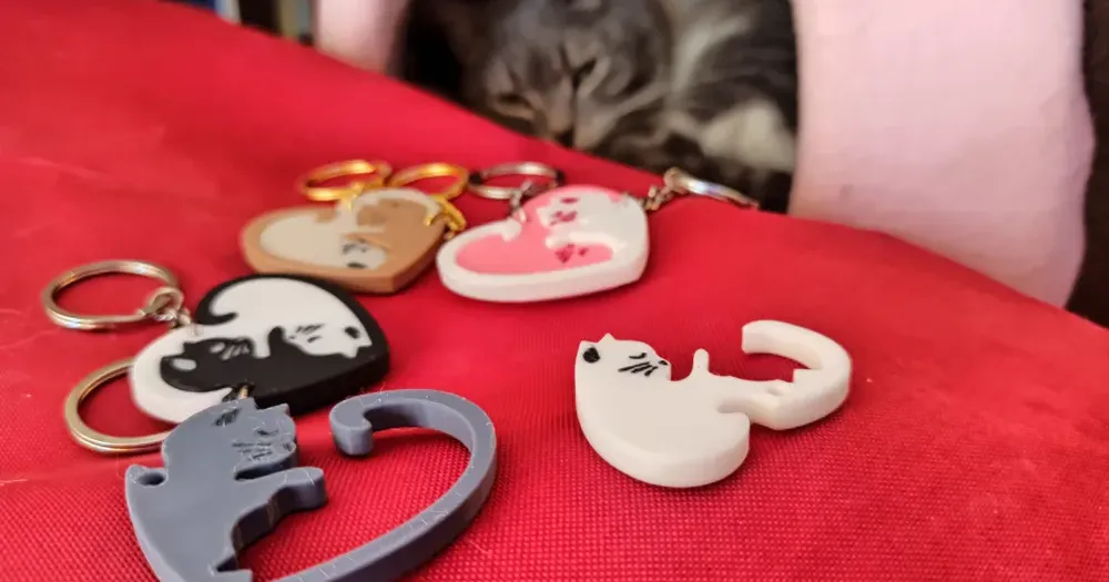 売れました　しっぽでハート❤ペアチビ猫ストラップ　レジン 2025-01-25_5dfce9733ef43.webp