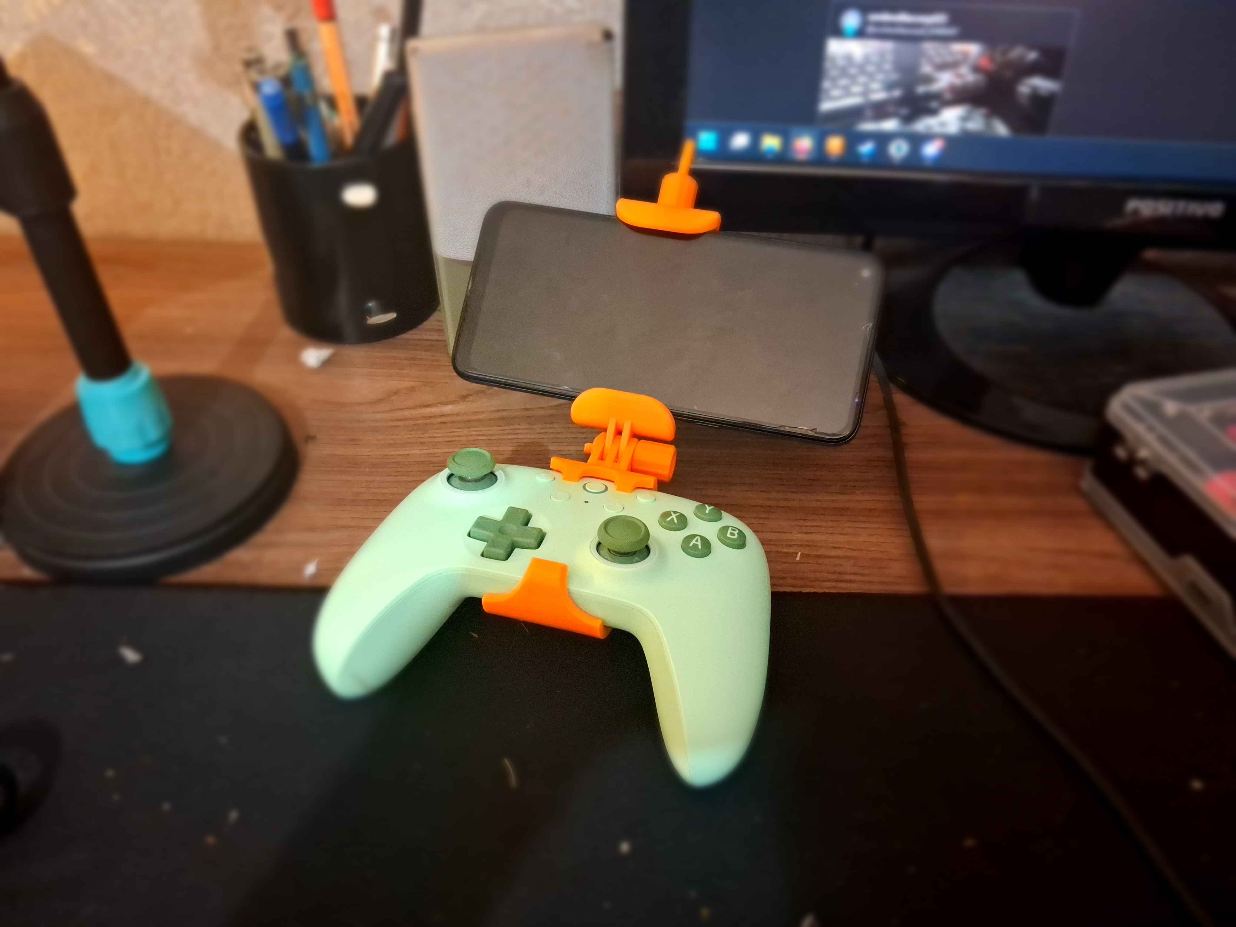 8BitDo Ultimate 2C Phone Mount with Modular Mounting System