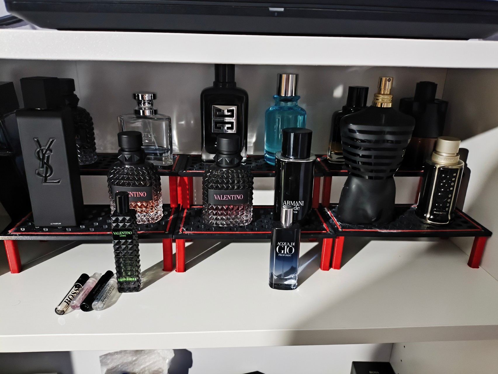 Billy Display Stand – Two-Level Showcase