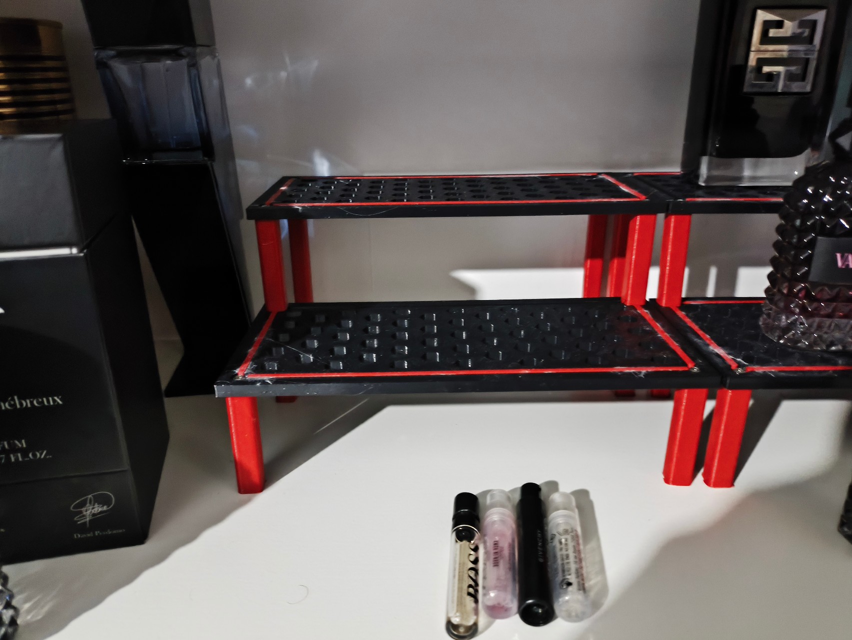 Billy Display Stand – Two-Level Showcase — miniatura 5