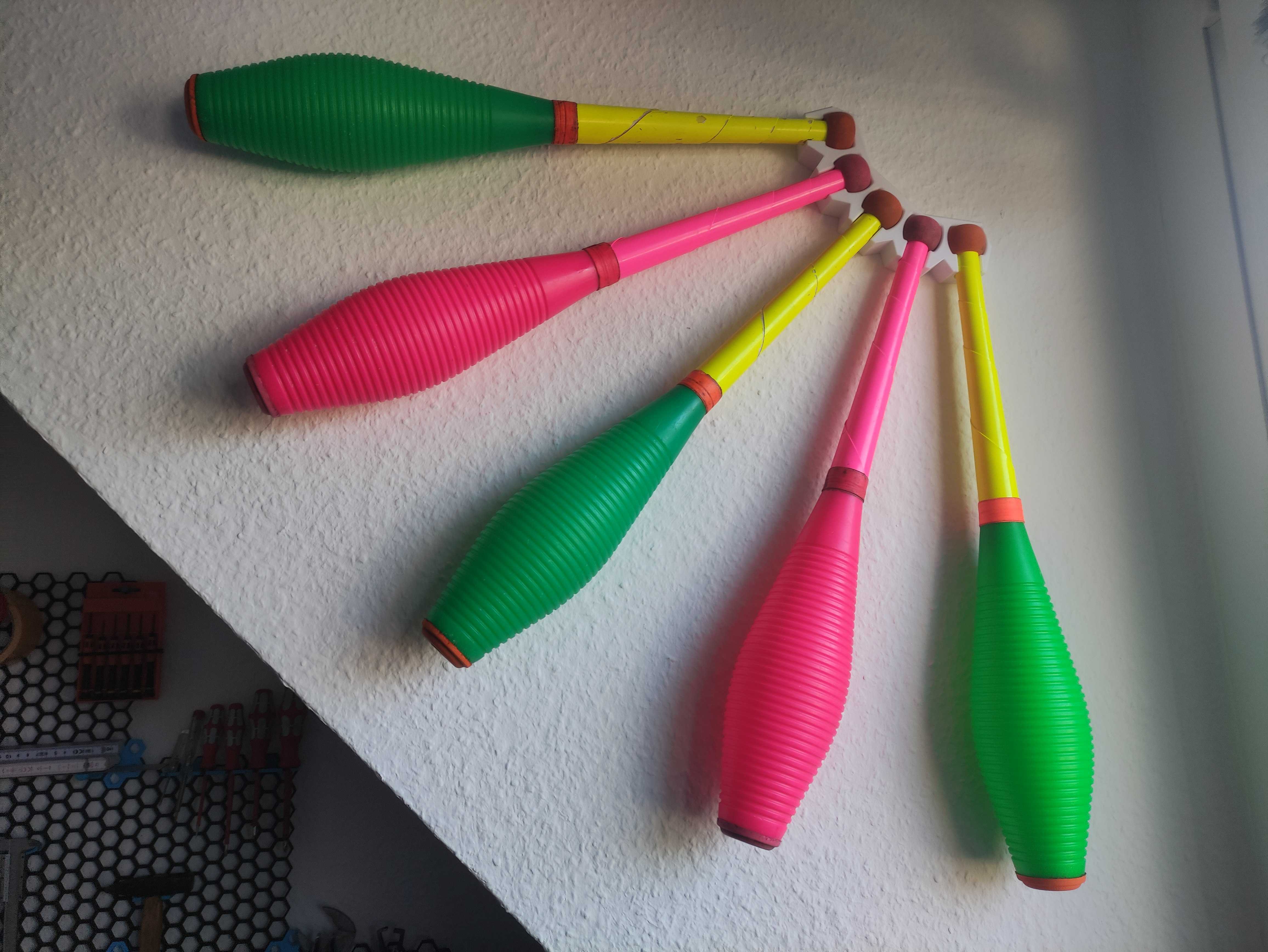 Juggling Club Holder