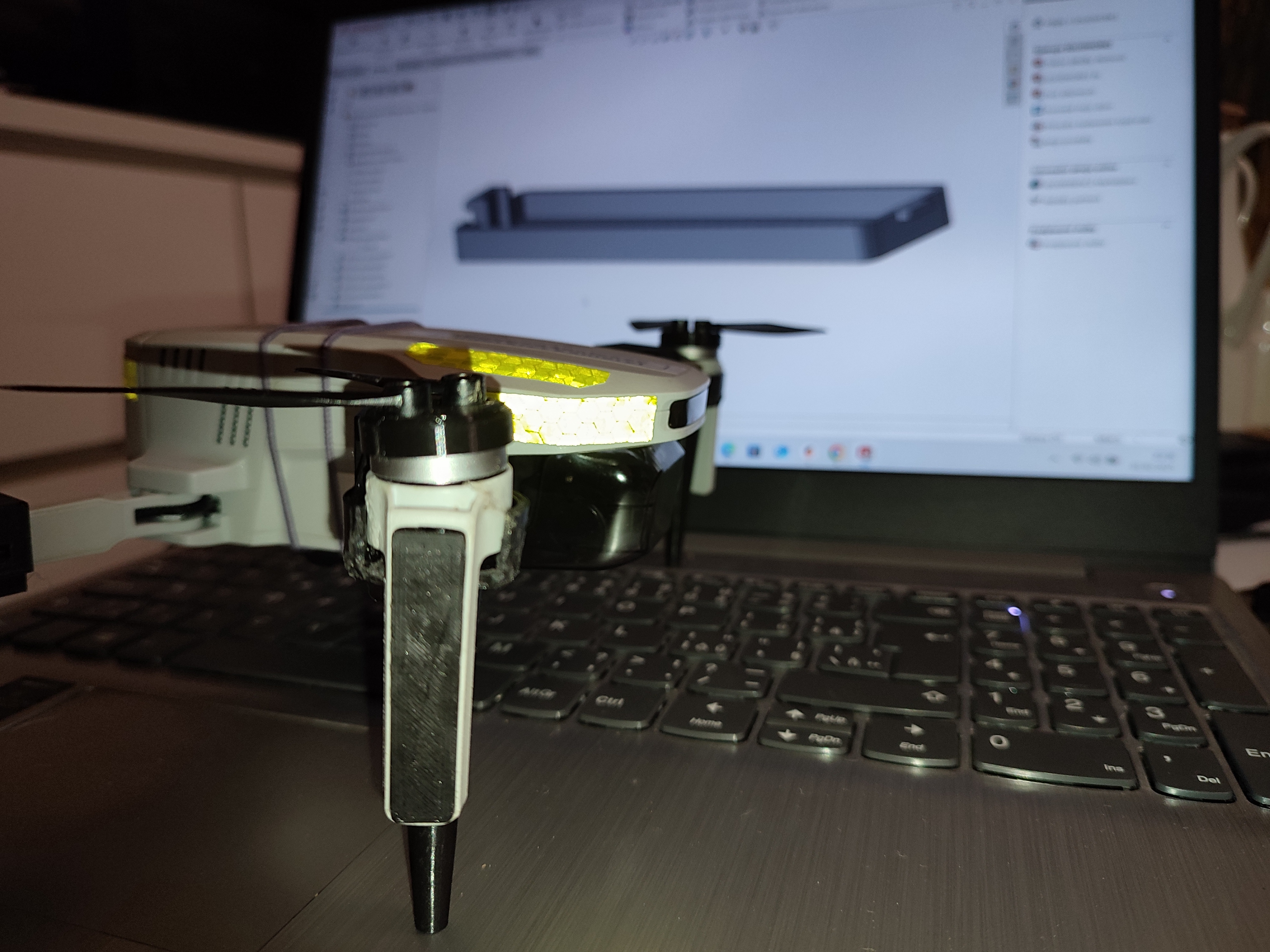 Krytka ramene dronu Potensic Atom 4K.