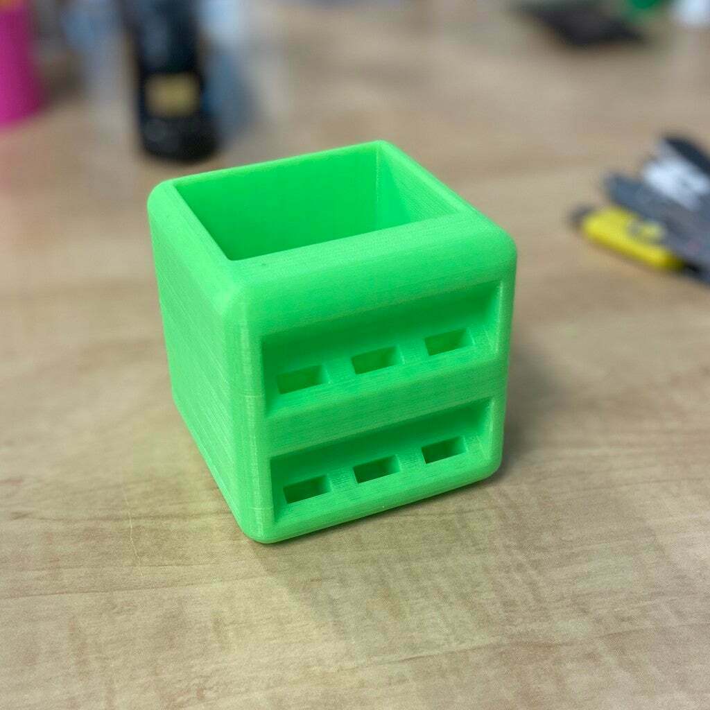 Little Box Pen Holder with all USB slots