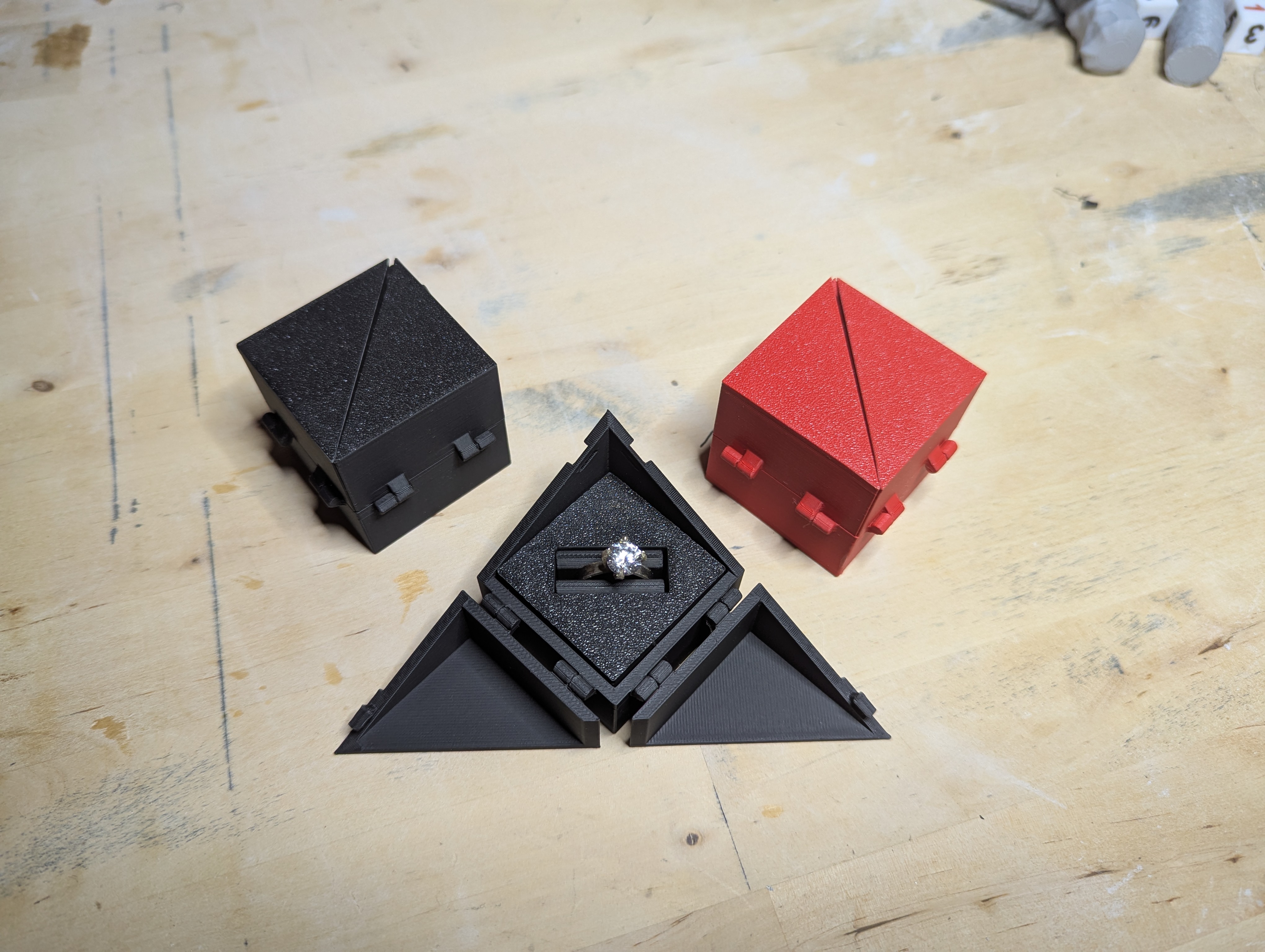 Geometric opening ring box - print in place — miniatura 2