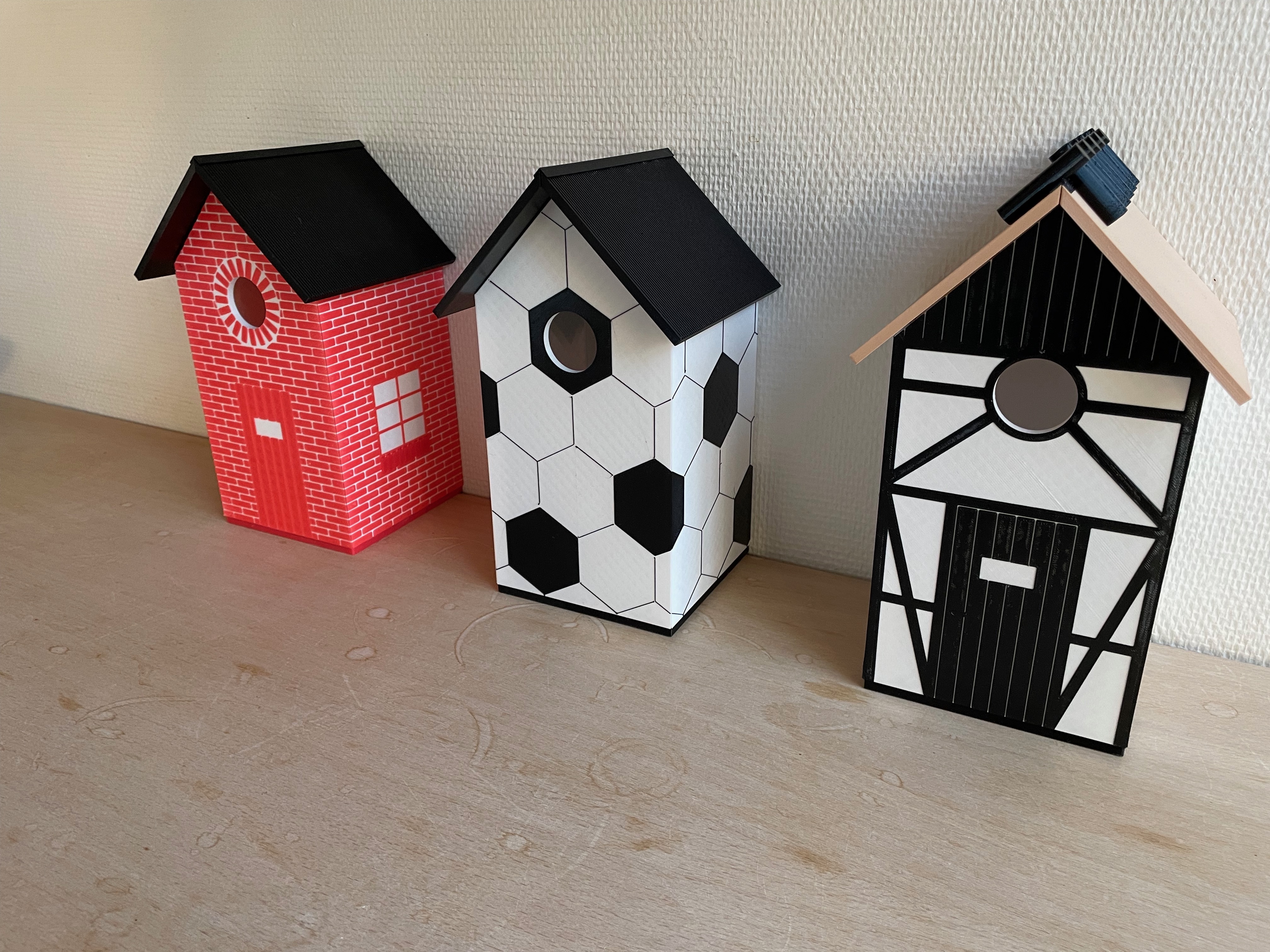 Bird nesting house with 3 different looks Timber frame, Bricks and Football.