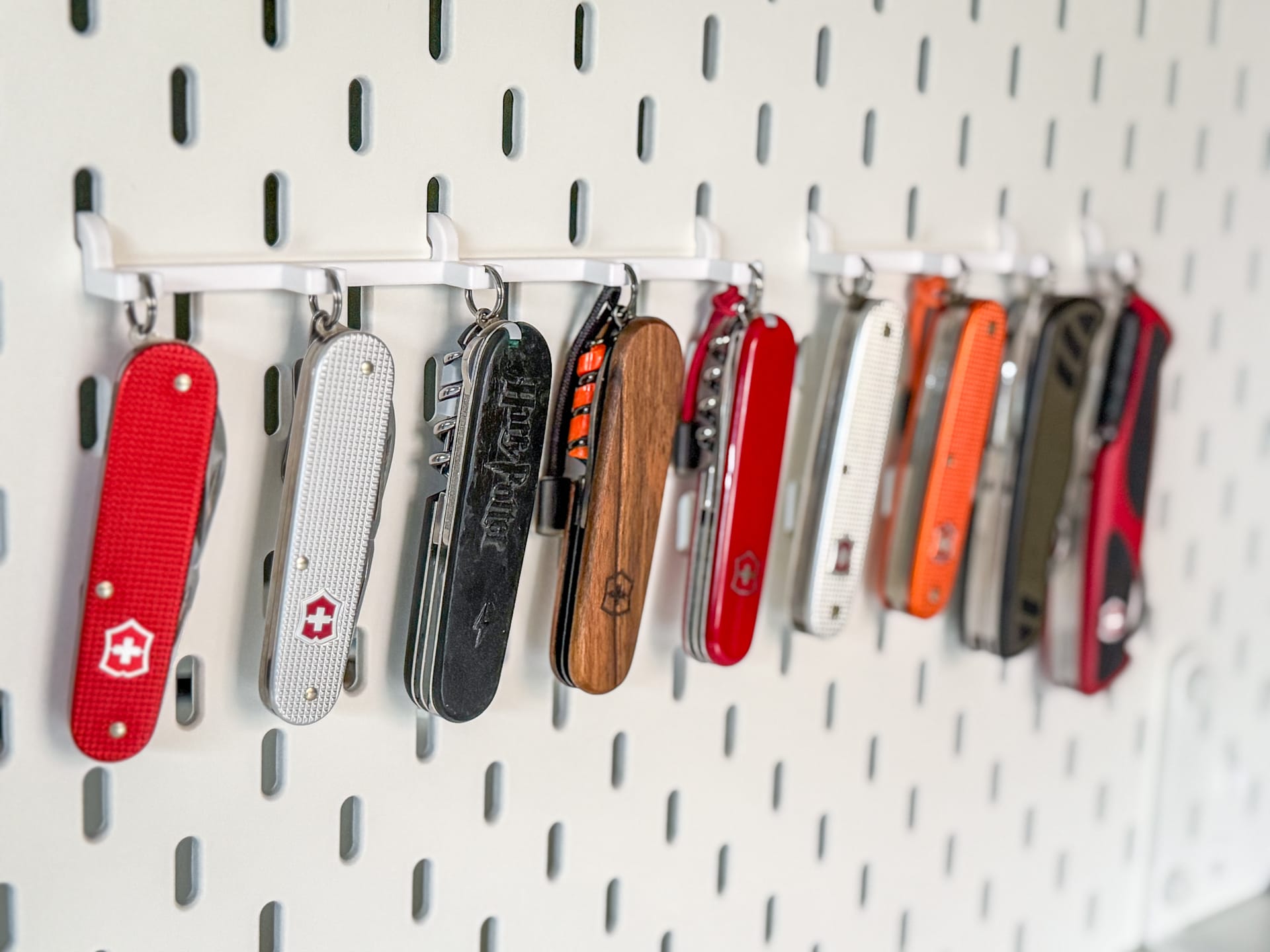 Victorinox Swiss Army Knife Hooks for IKEA SKADIS — miniatura 3