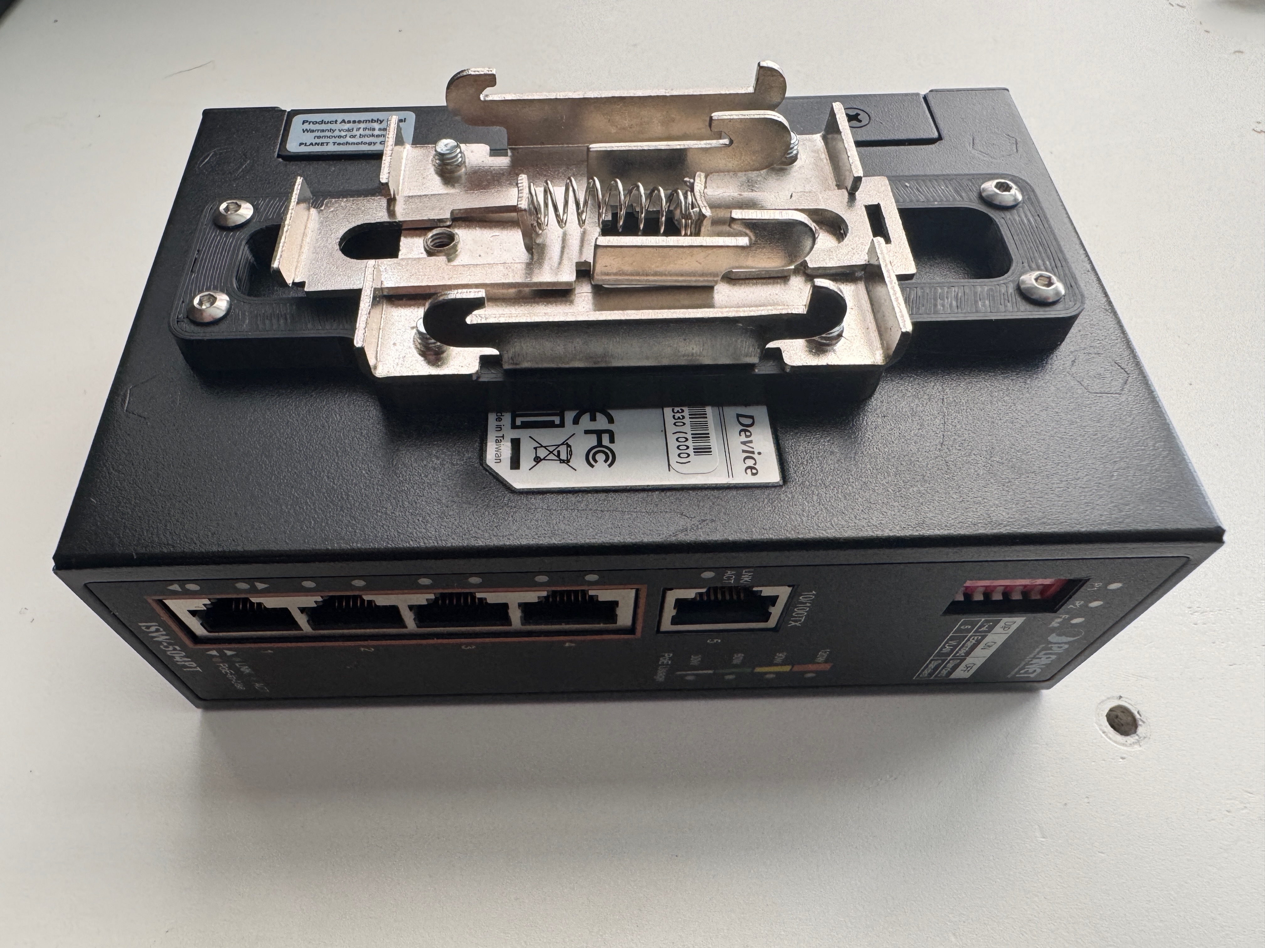 Planet Industrial Switch DIN Rail Adapter