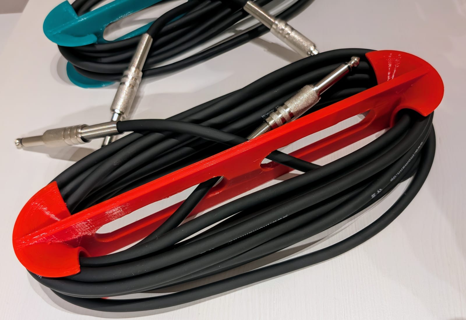 Guitar cable winder / reel