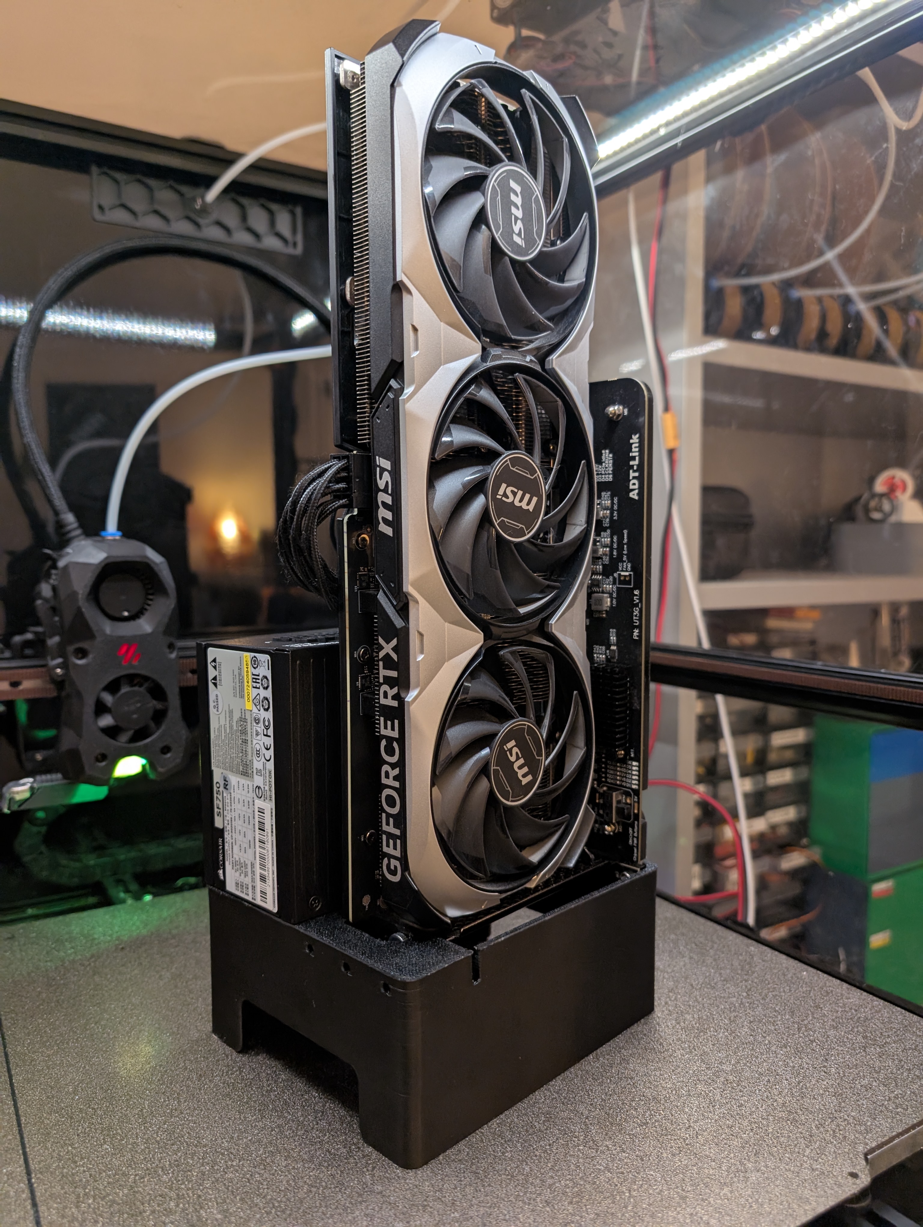 ADT-Link UT3G USB4 eGPU+SFX stand