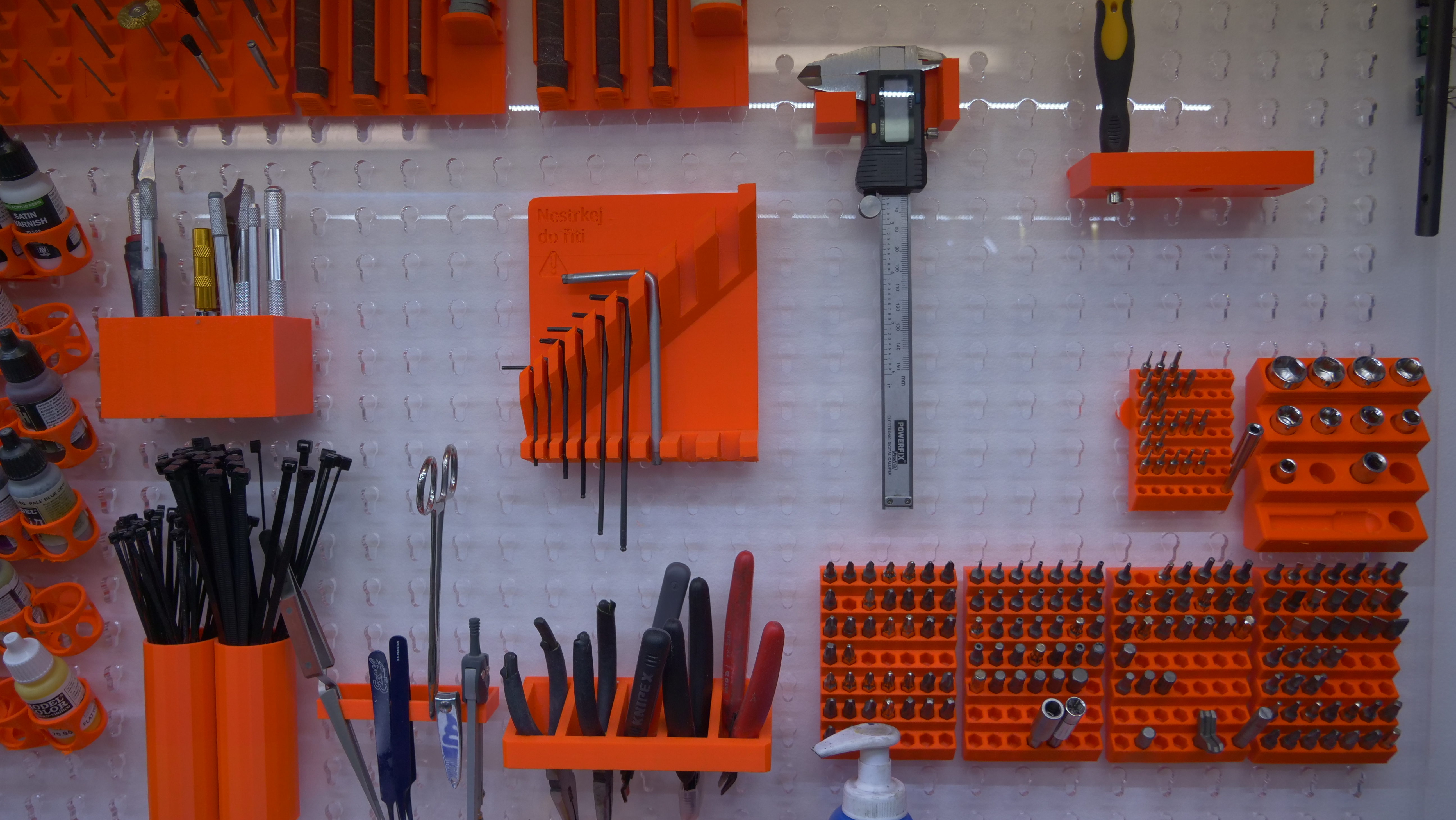 Miniatura 12 do modelo 3D Pegboard system hangers
