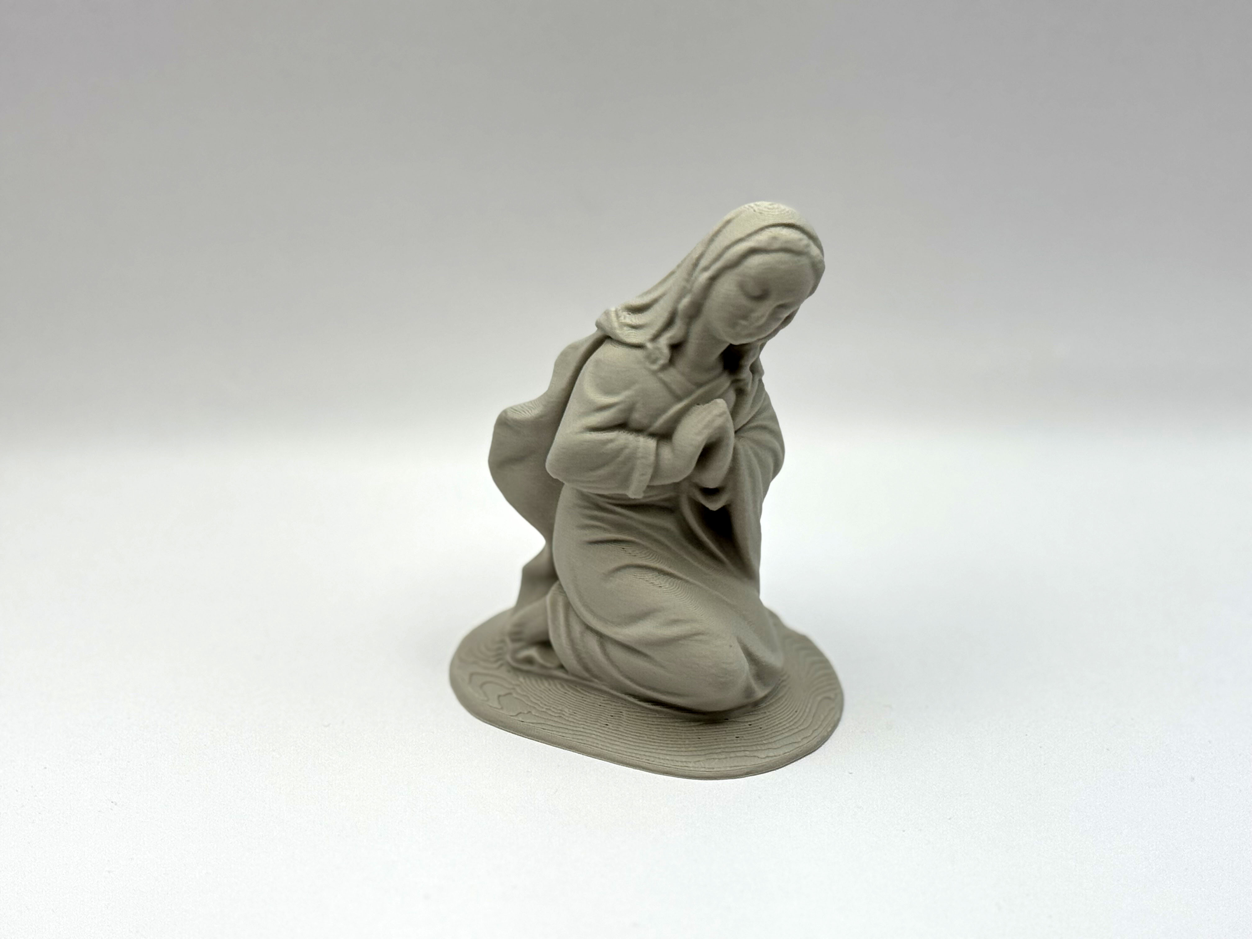 Maria Sculpture Figurine